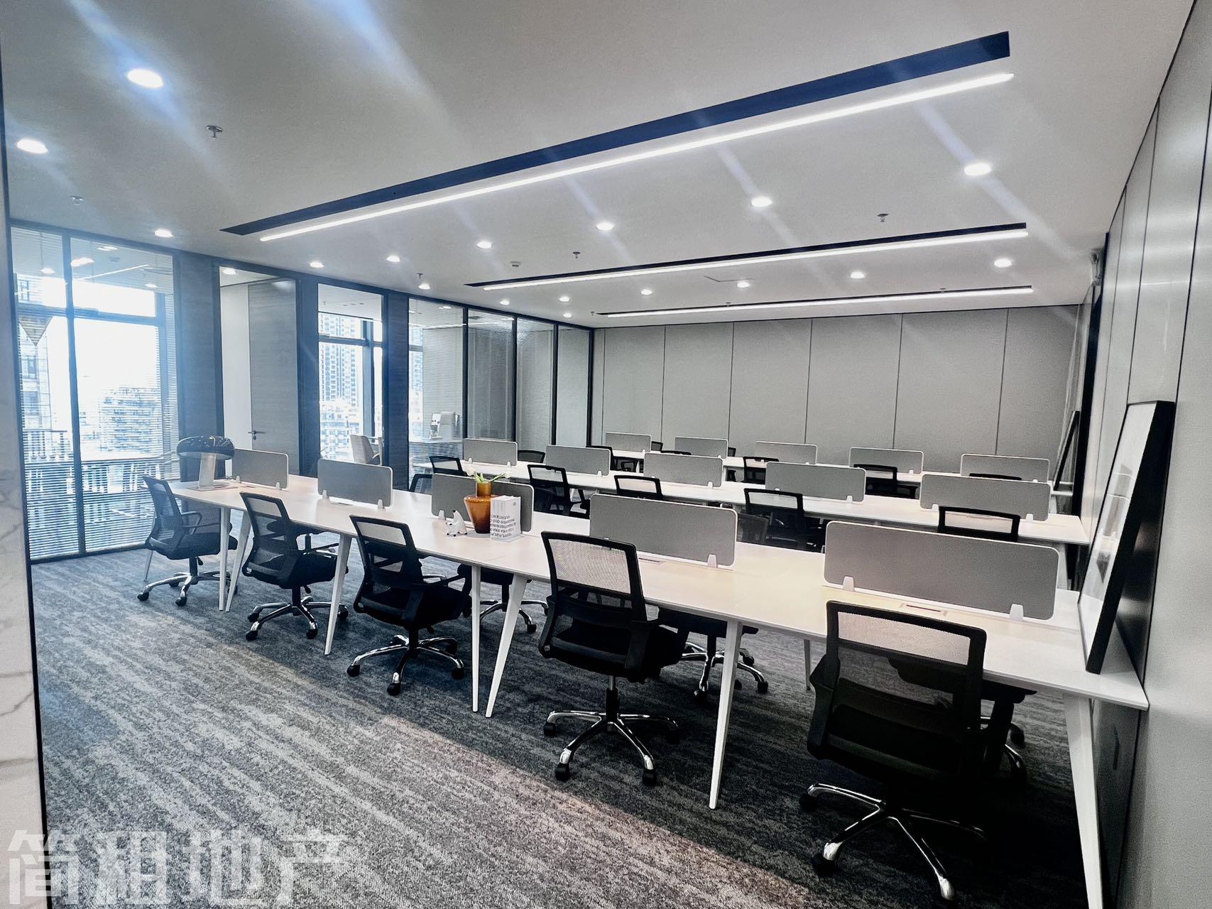 龙华深圳北 新楼双地铁口全新精装修带家私出租