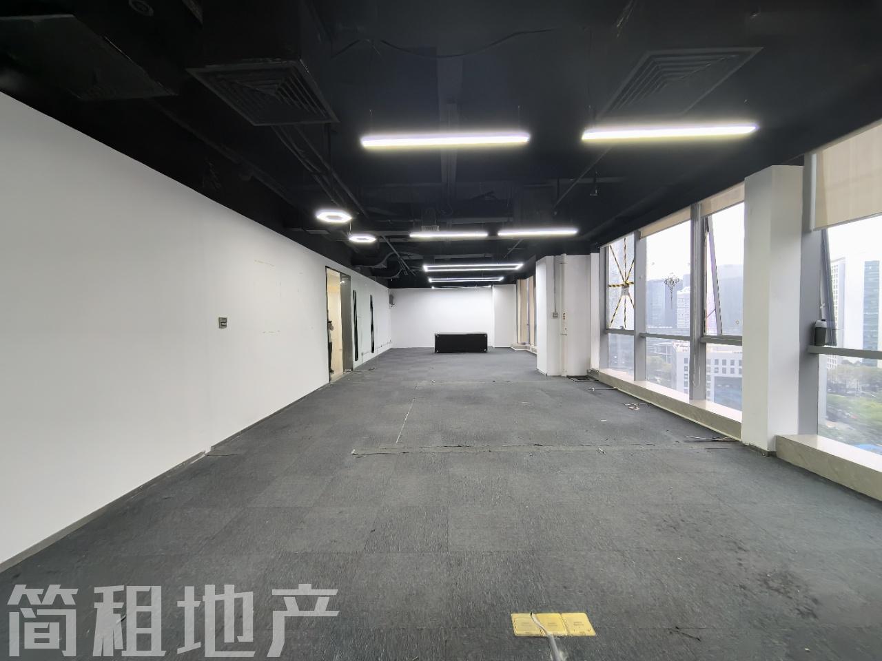 带阳台 双面采光 高区户型方正 国信投资大厦