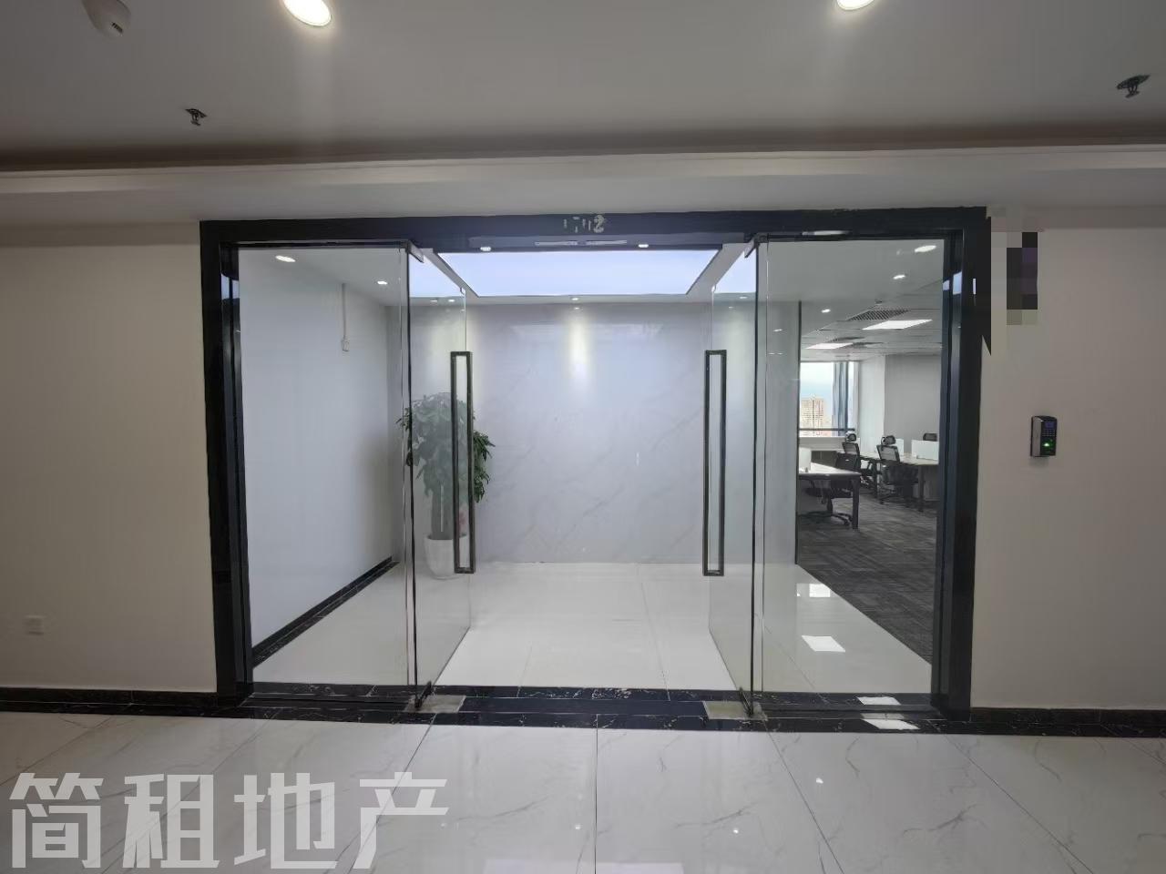 正电梯口 采光好 户型方正 有家私 东方科技大厦
