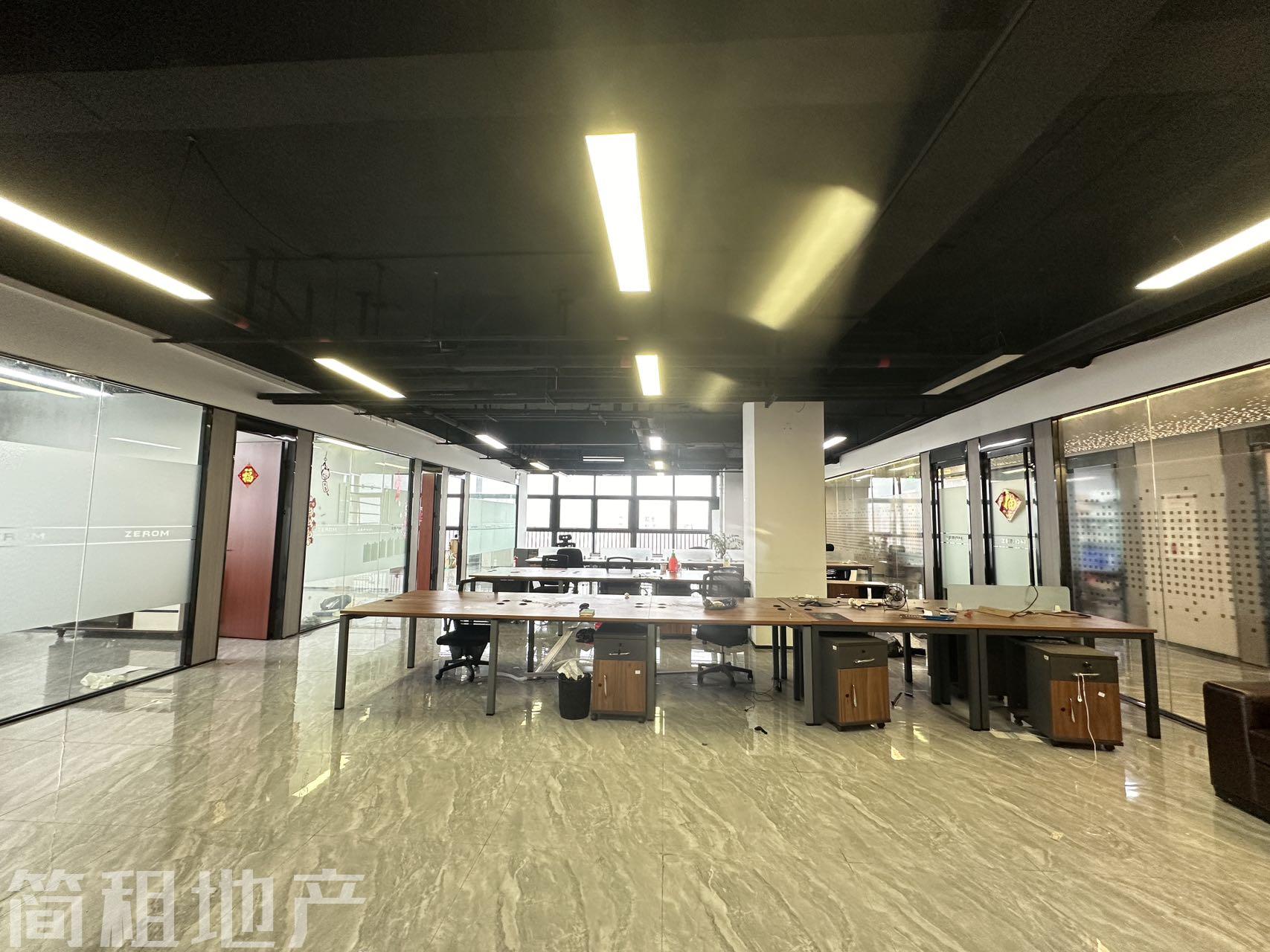 龙华深圳北站 一手精装修双面采光 电梯口 双地铁口拎包办公