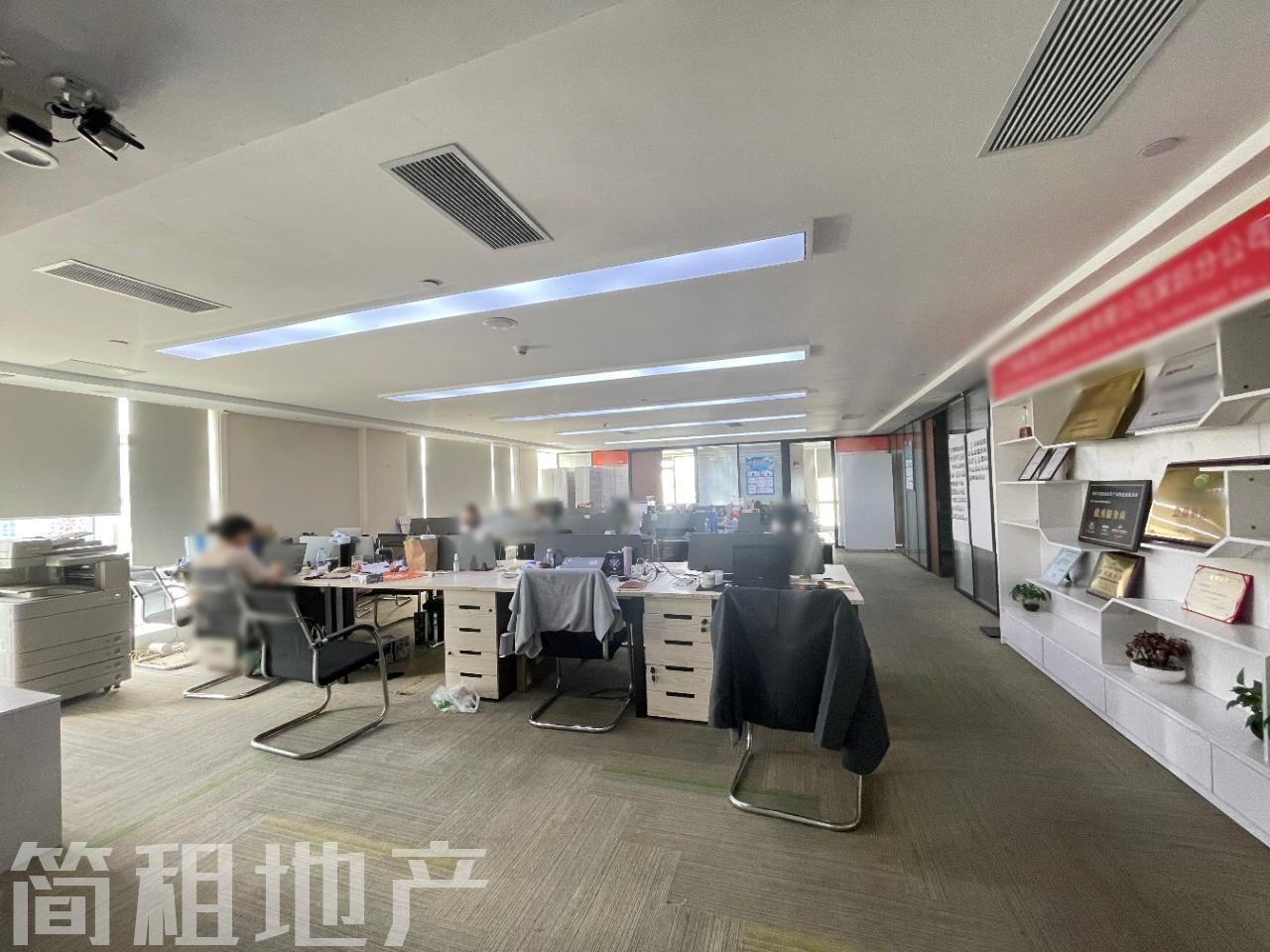 车公庙 精装修446平地铁口 英龙展业大厦高层电梯口