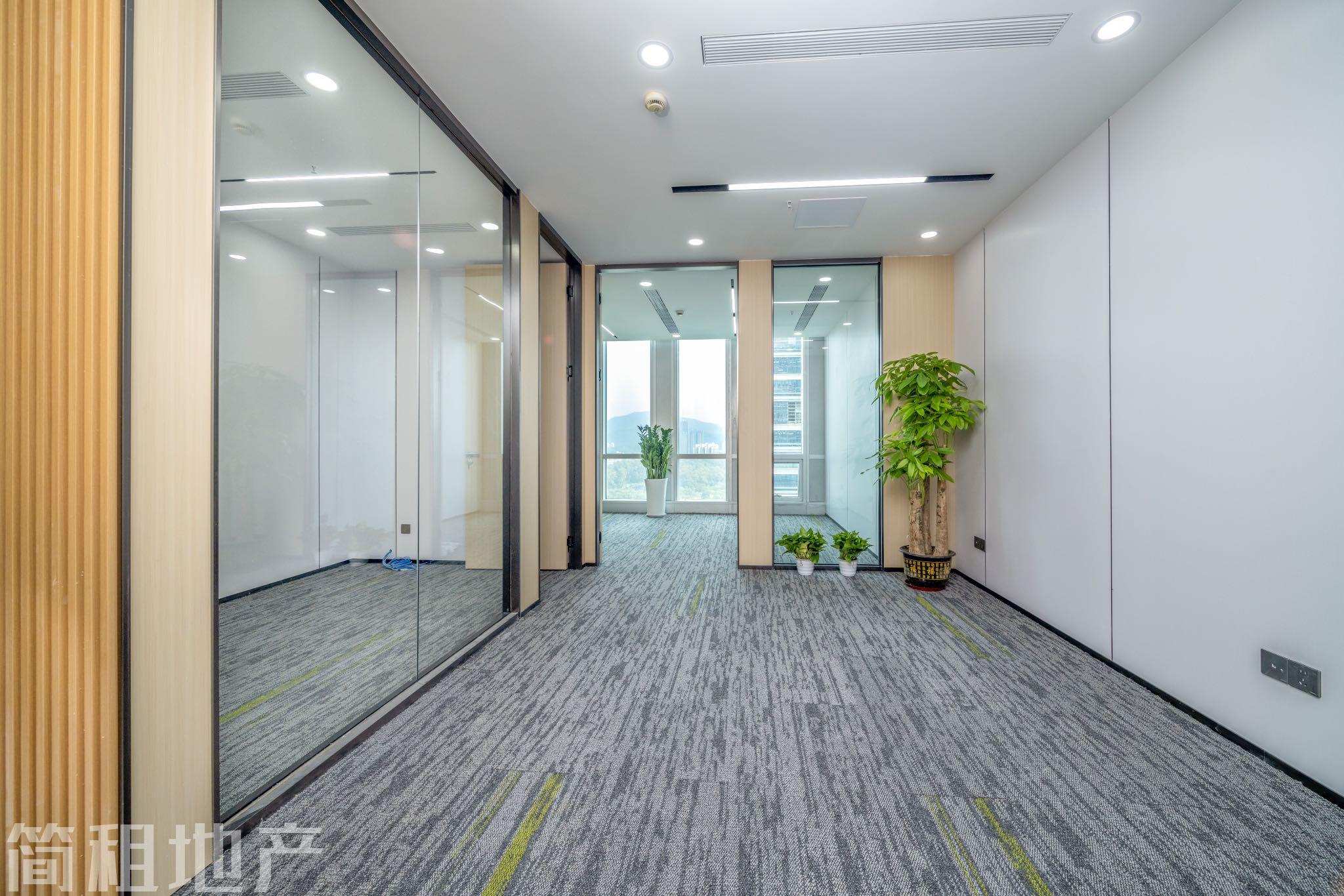 福田CBD中心区新世界中心全新精装修117平带家私拎包办公