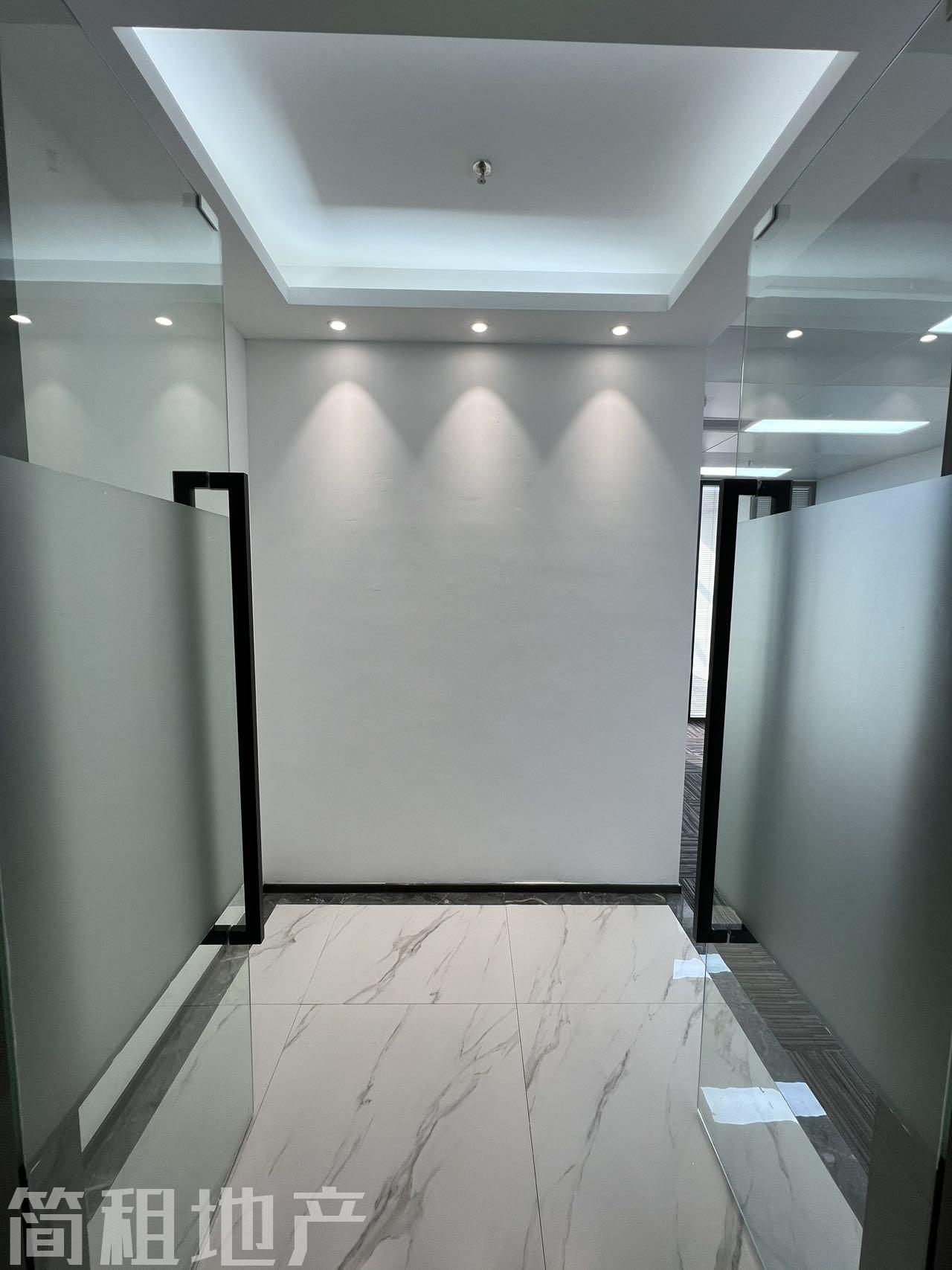 户型好 楼下就是地铁 地标建筑 带公共配套 众冠时代广场