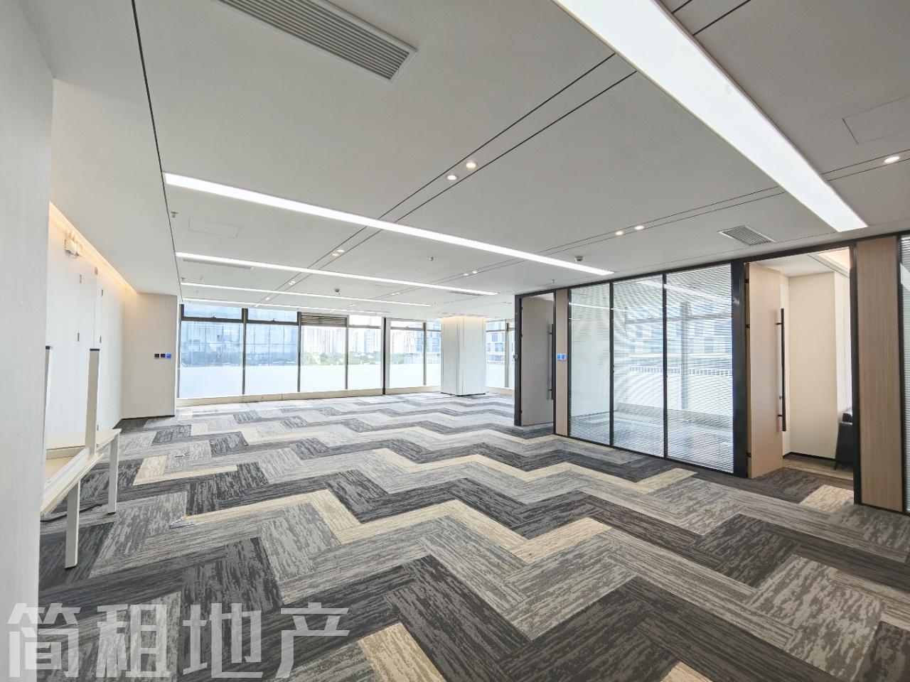 双面采光视野好 楼下就是地铁 24小时空调 豪威科技大厦 带公共阳台