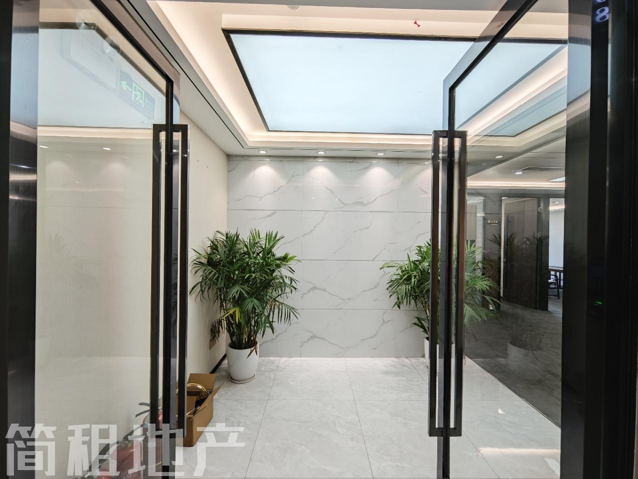 户型方正 楼下就是地铁 24小时空调 豪威科技大厦 带公共阳台