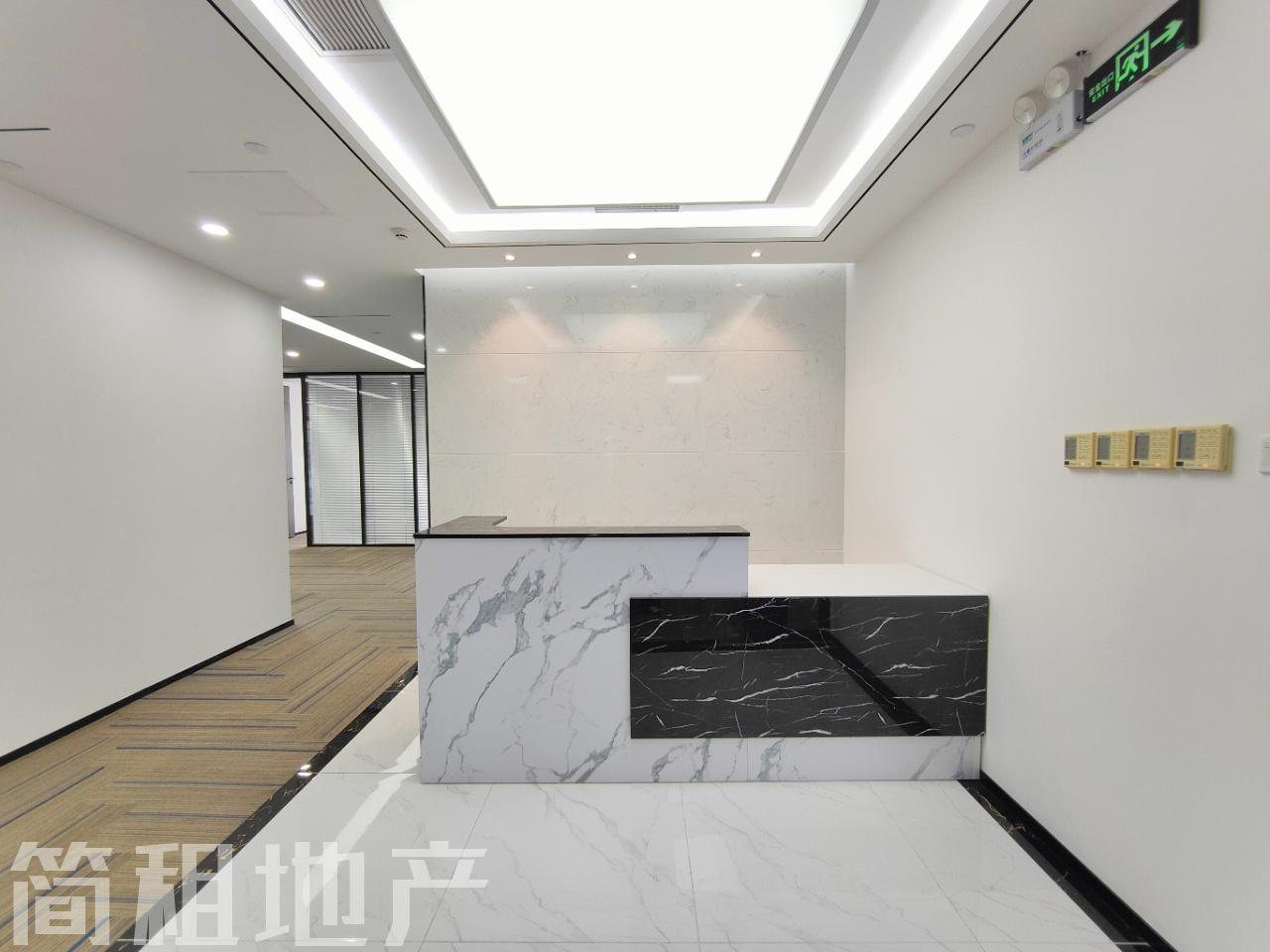 大前台 正电梯口  正地铁口 大冲商务中心 周边配套成熟 万象天地商圈
