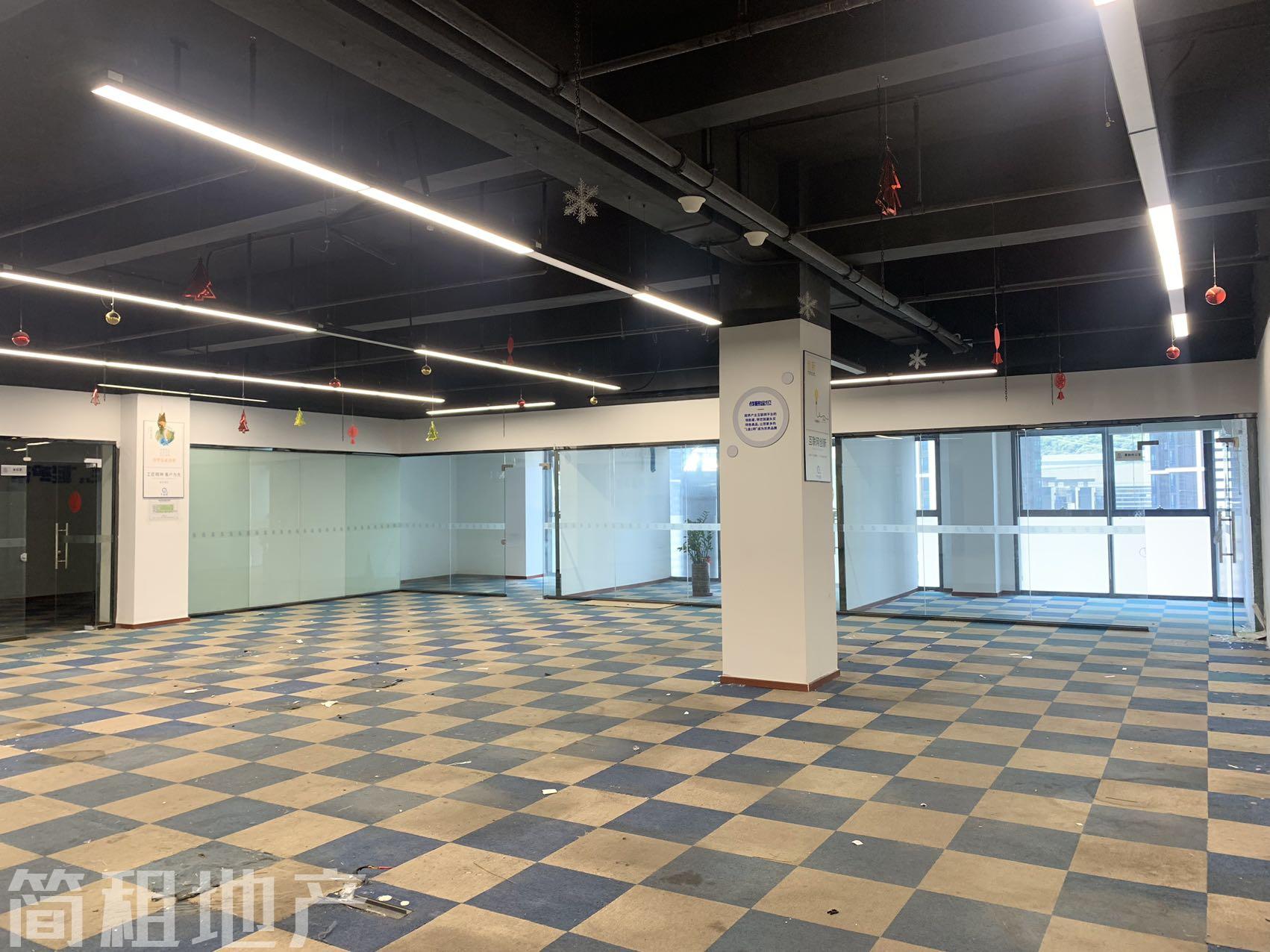 大小均有 毛坯精装可选  民企科技园 门口方便 车位足