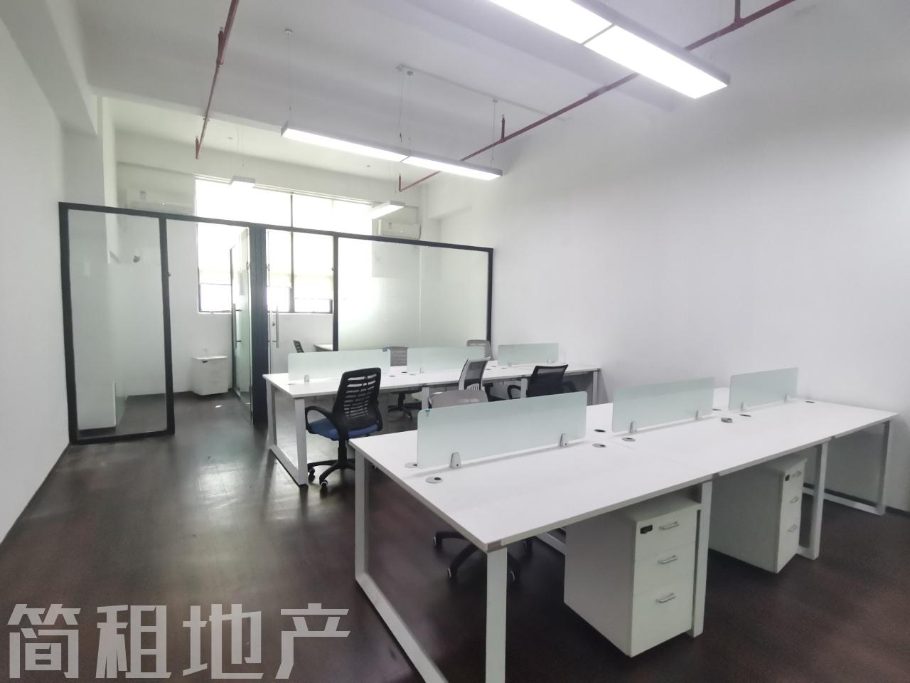带家具 带窗 大小均有  5号线大学城地铁站 云谷二期 