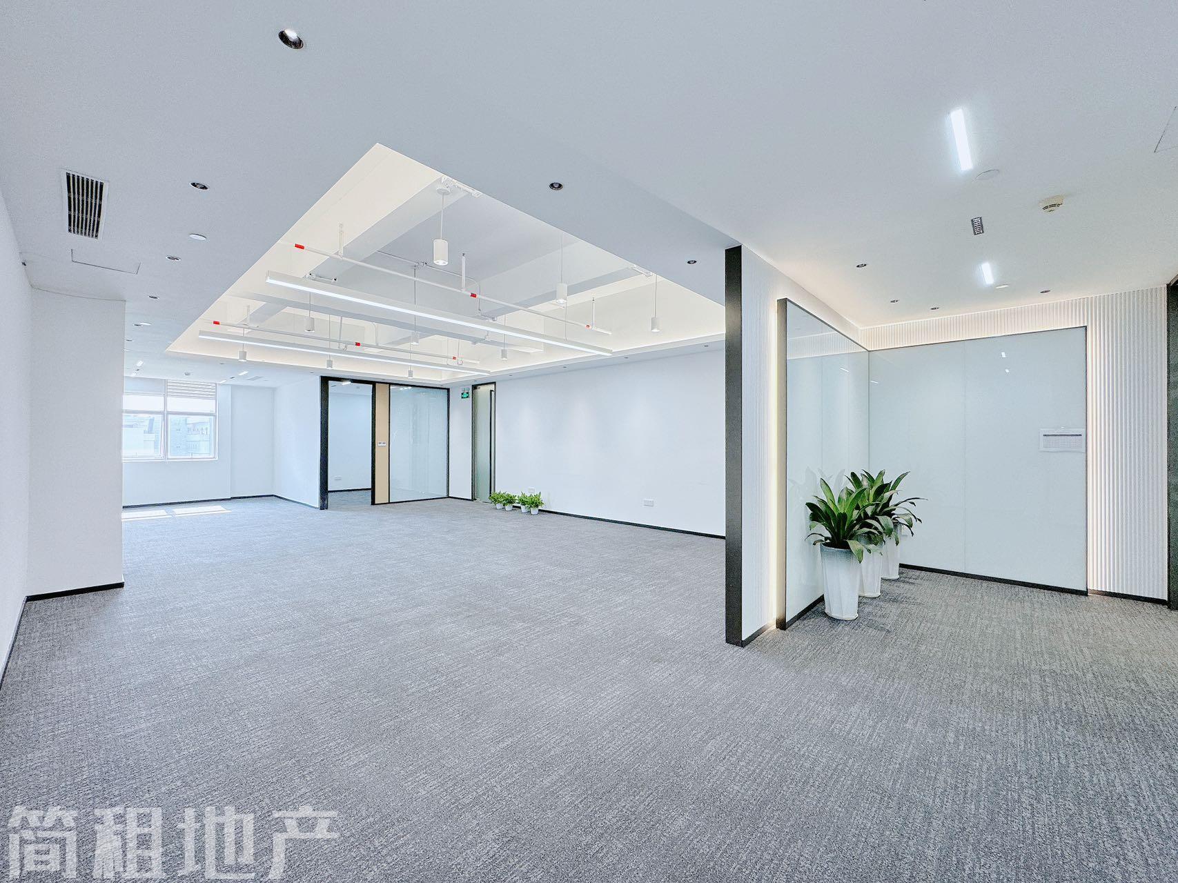 南向采光好 一手直租 全新装修 长园新材料港 商业配套成熟