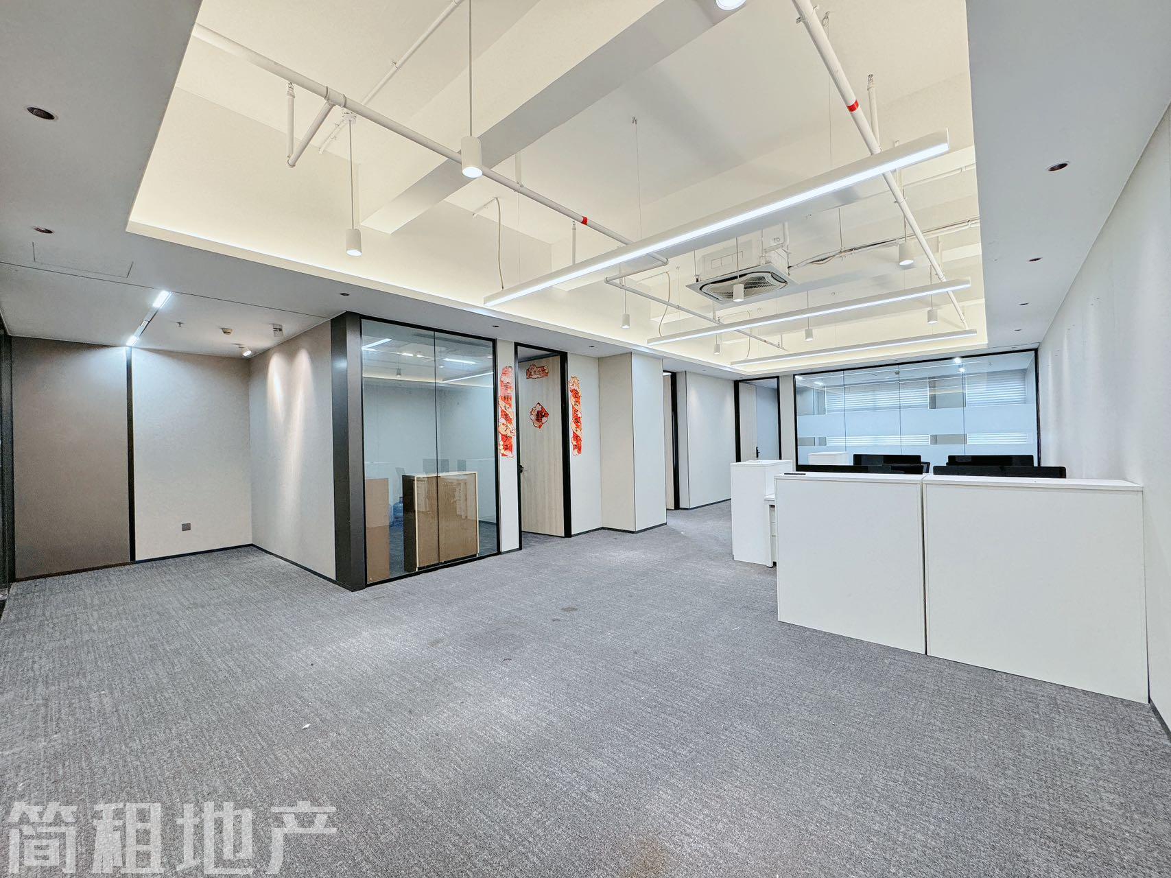 带部分家具 一手直租 全新装修 长园新材料港 商业配套成熟