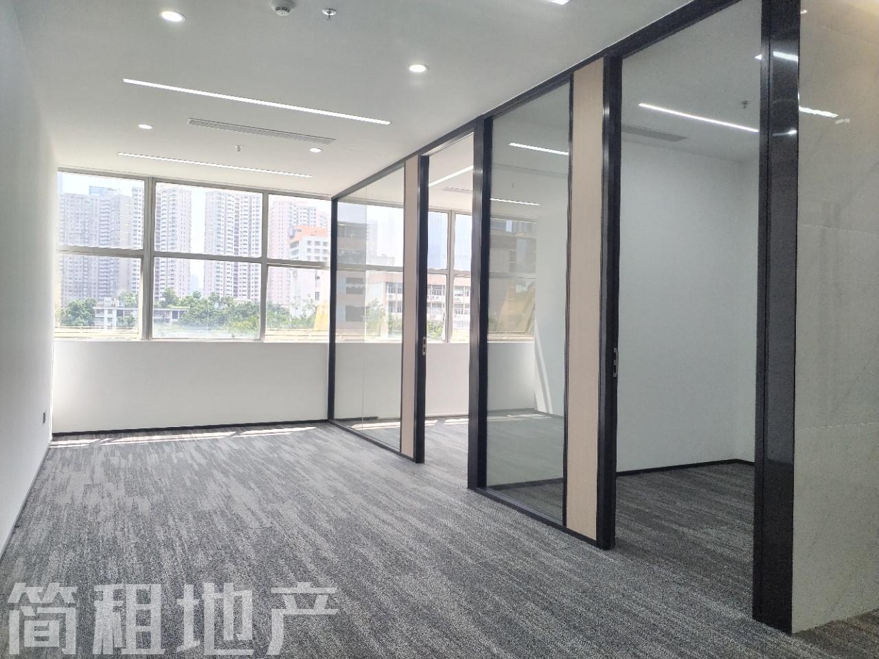 新装 大小均有  近地铁 园西工业区 价格优惠
