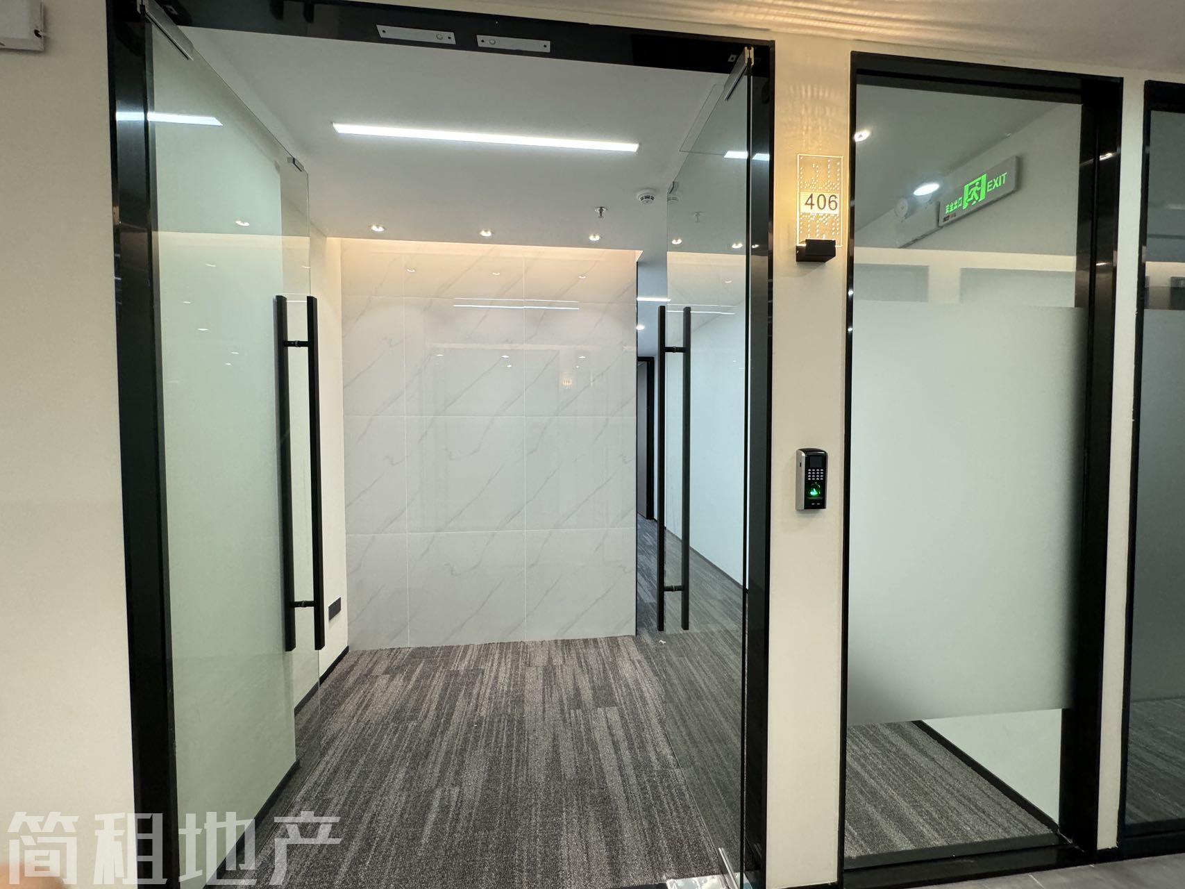 带家具 新装 大小均有  近地铁 园西工业区 价格优惠