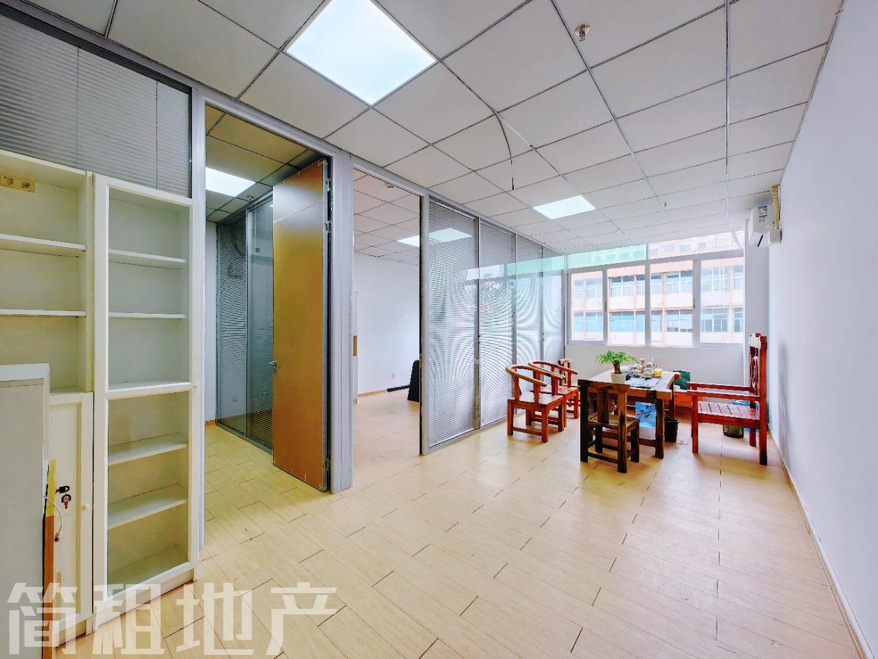 毛坯精装均有 大小均有  近地铁 园西工业区 价格优惠