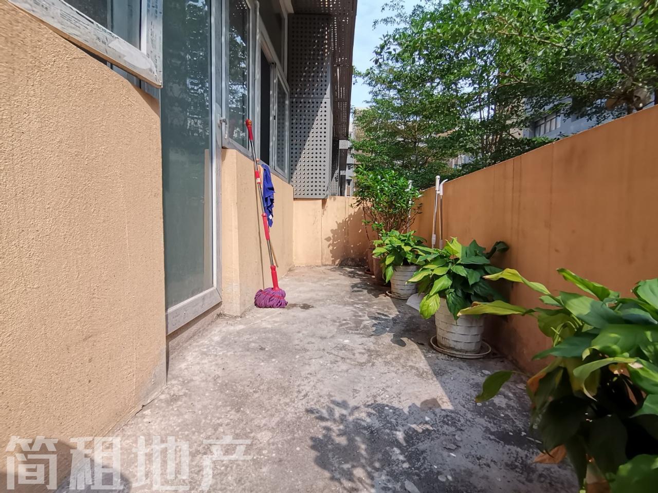 一手业主 南油第四工业区 大开间，带阳台