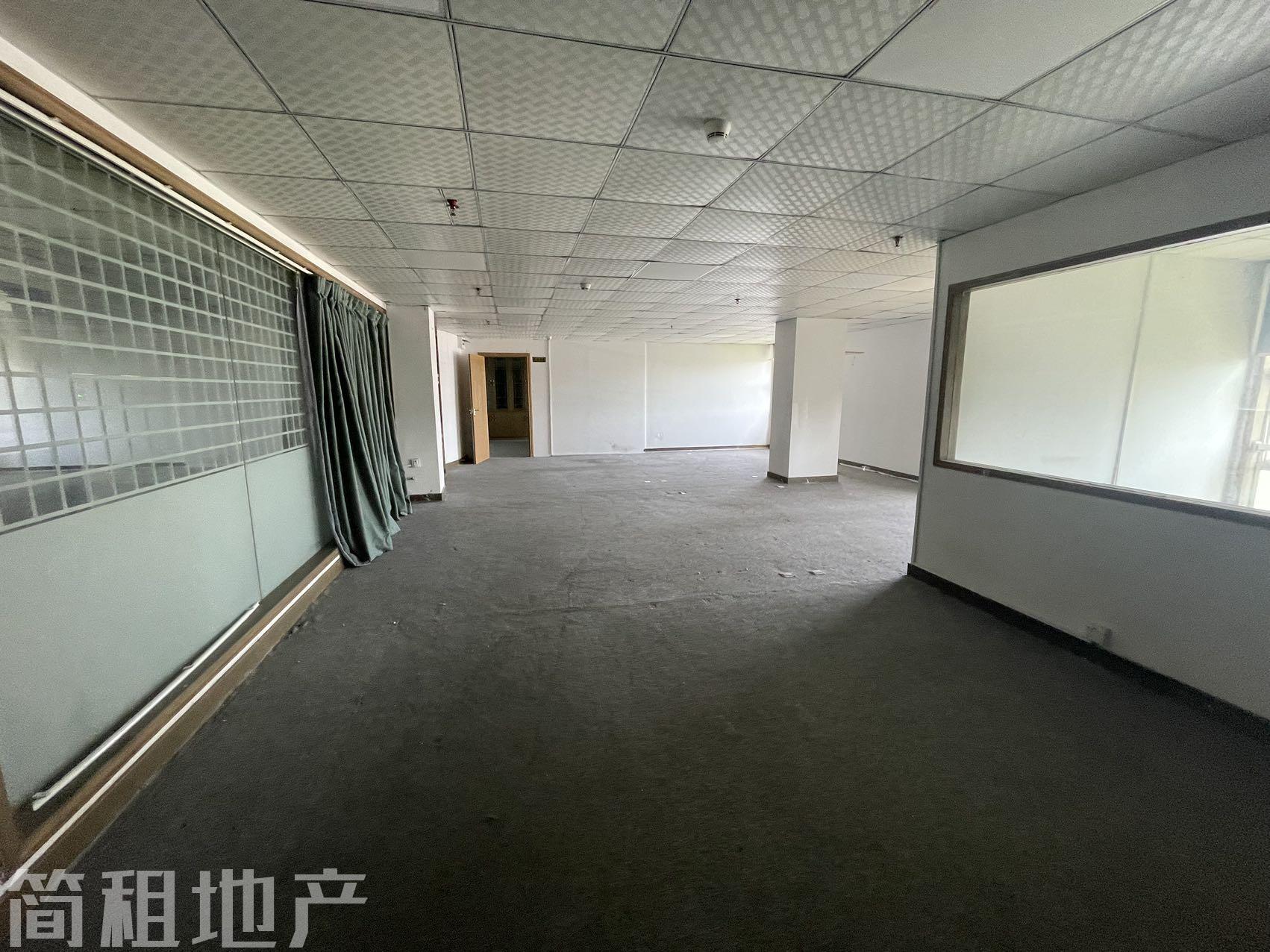 周边配套成熟 一手使用率 鼎新大厦 楼下就是地铁 
