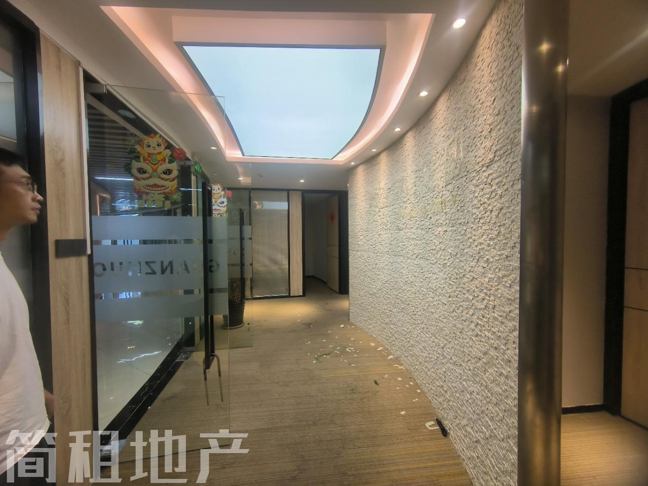隔间多 东南向 视野好 西海明珠大厦 精装