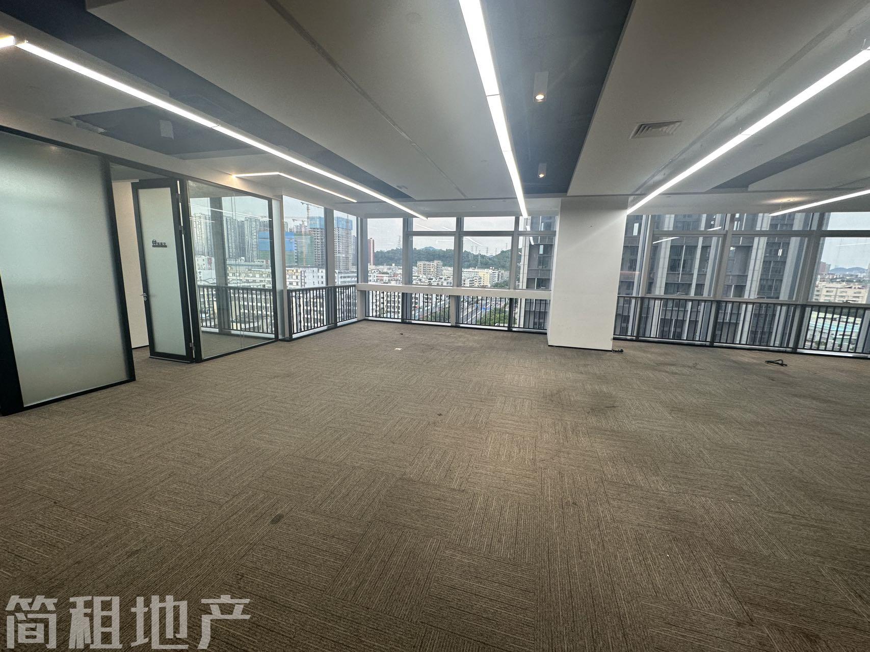 5号线兴东地铁口 使用率71% 中粮创芯研发中心精装288平