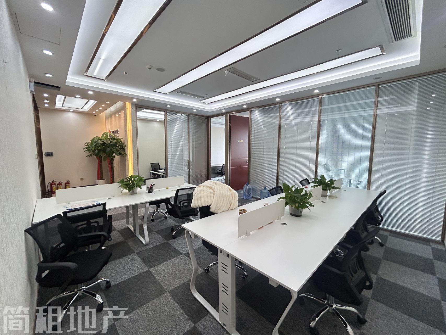 带家具 一手直租 房产证面积 卓越前海壹号 周边配套成熟