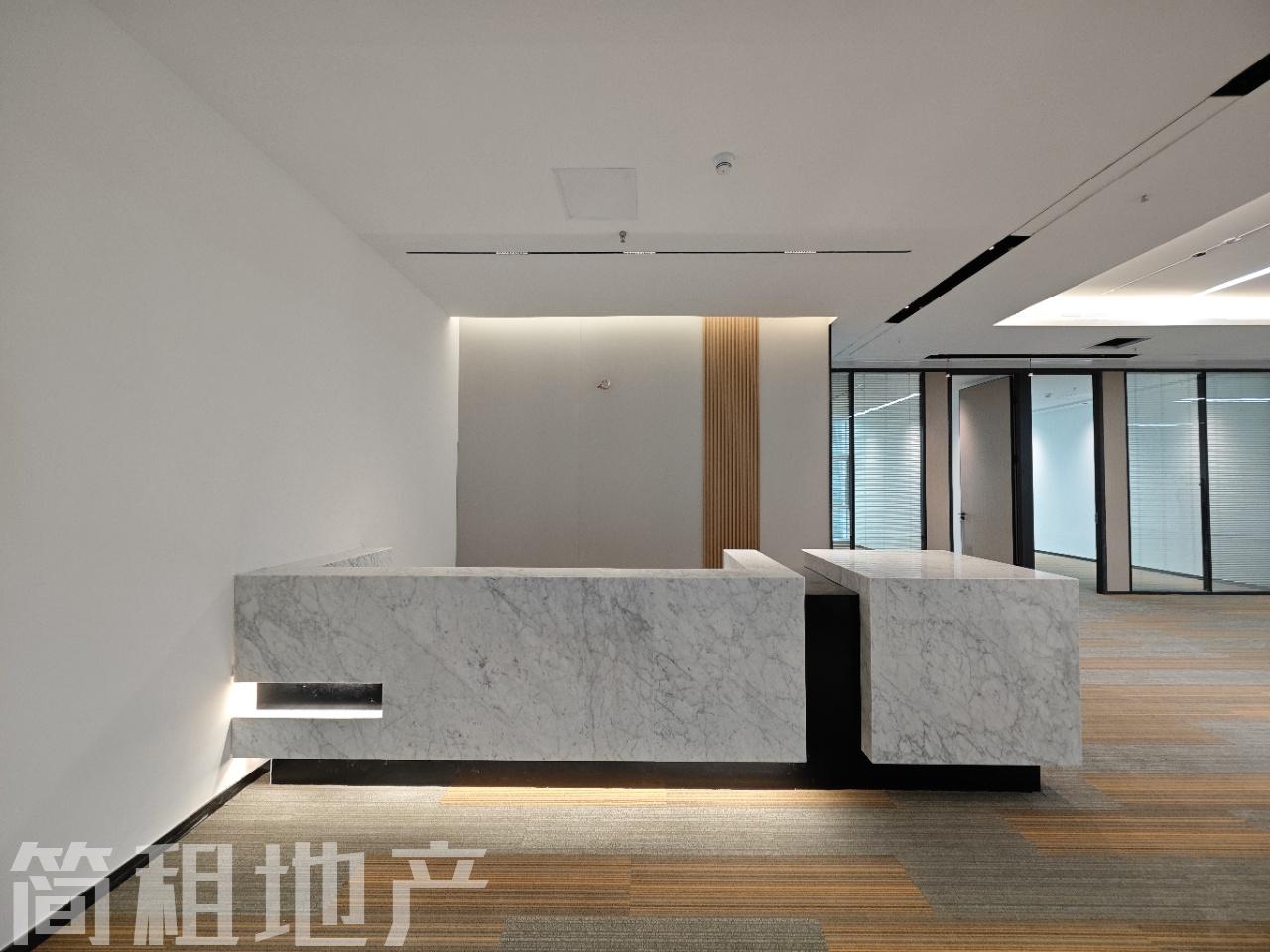 正电梯口 精装 一手直租 立桥金融中心 楼下就是商业