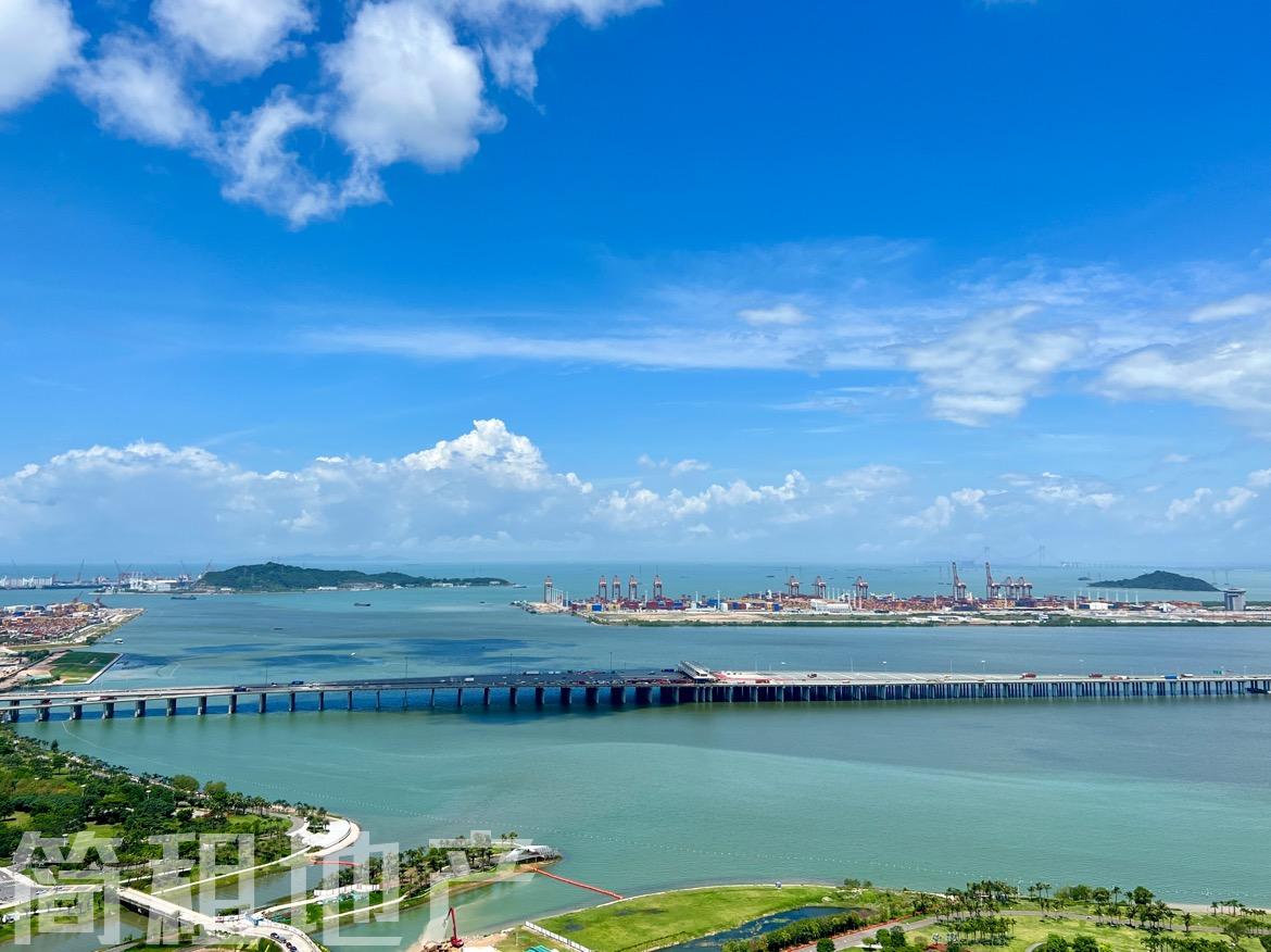 看海景 毛坯大小均有 带吊顶 交付标准高 前海周大福金融大厦