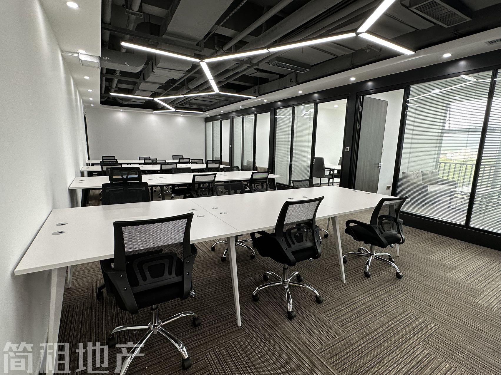 户型方正 带家具 户型方正 酷派大厦 甲级新楼 