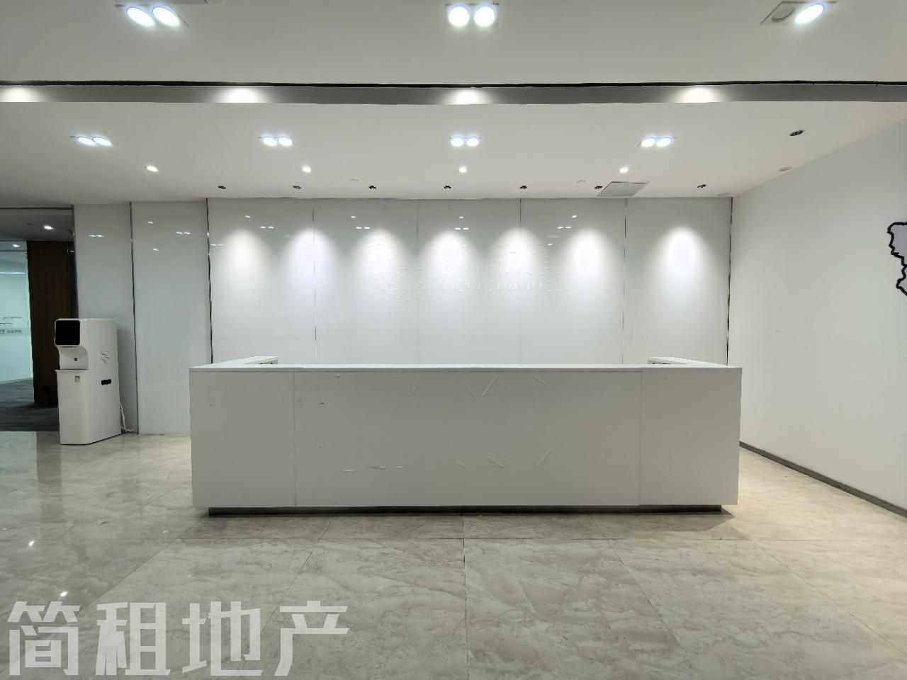 原国际教育装修 正电梯口隔间多 大冲商务中心精装使用率65