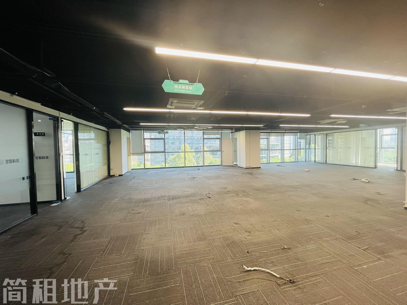 双面采光 可改格局 双地铁口 迈科龙大厦 户型方正
