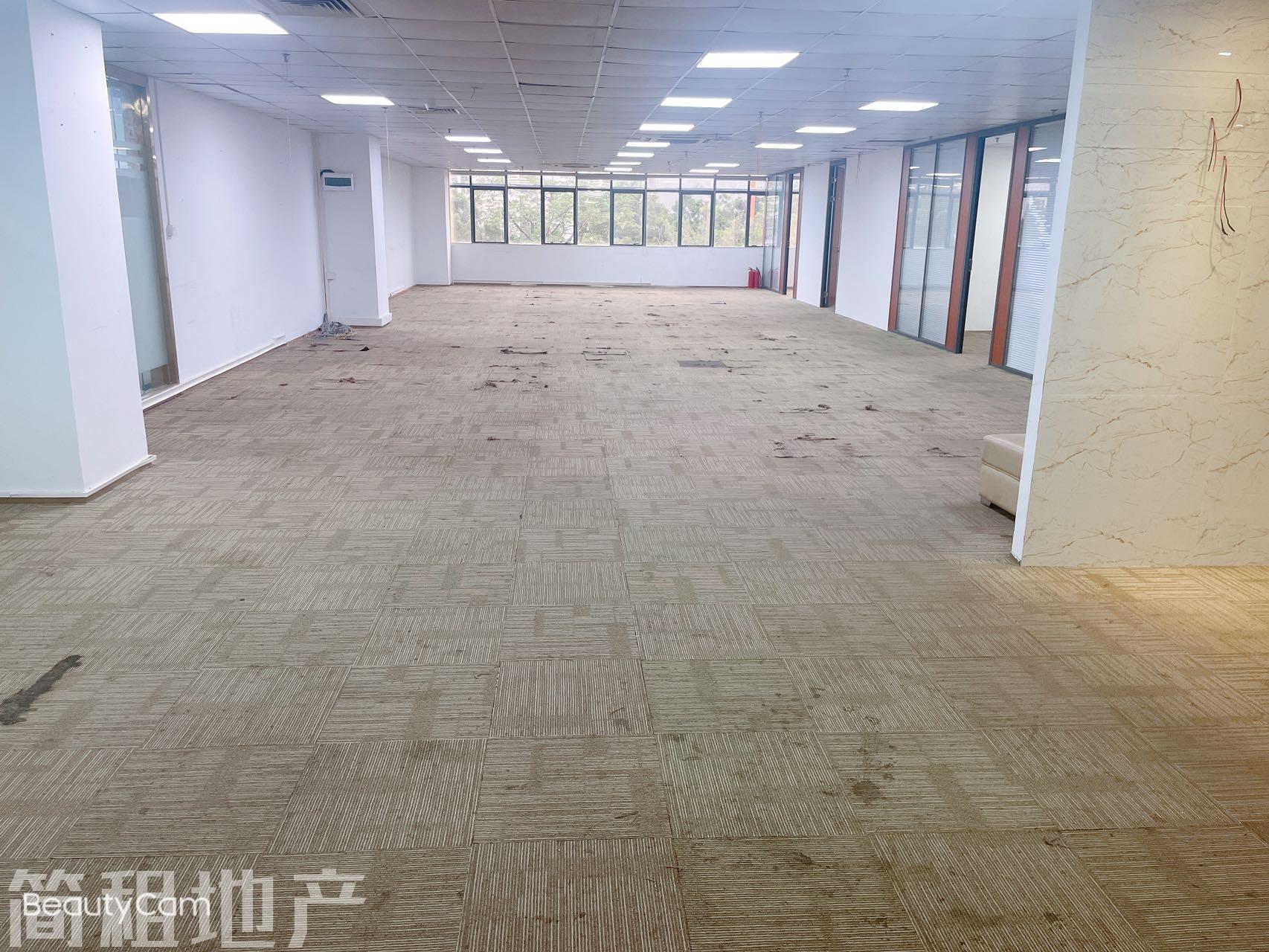 正南采光 户型好 大小均有 绿创云谷大厦 停车方便