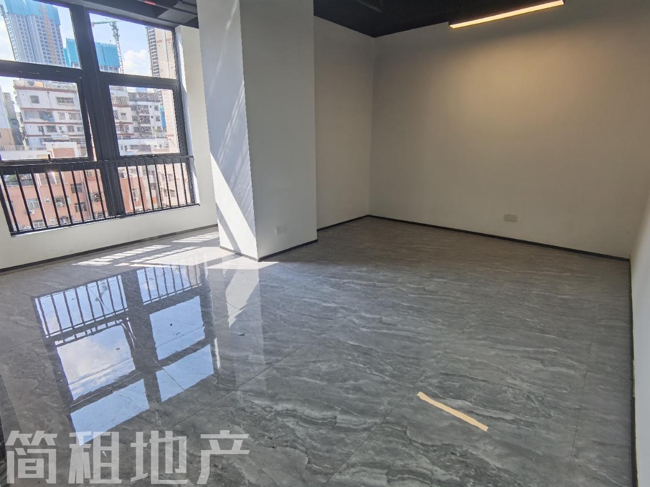 龙华梅林关，白石龙地铁口新龙大厦67-500平带家私5.5k每套起