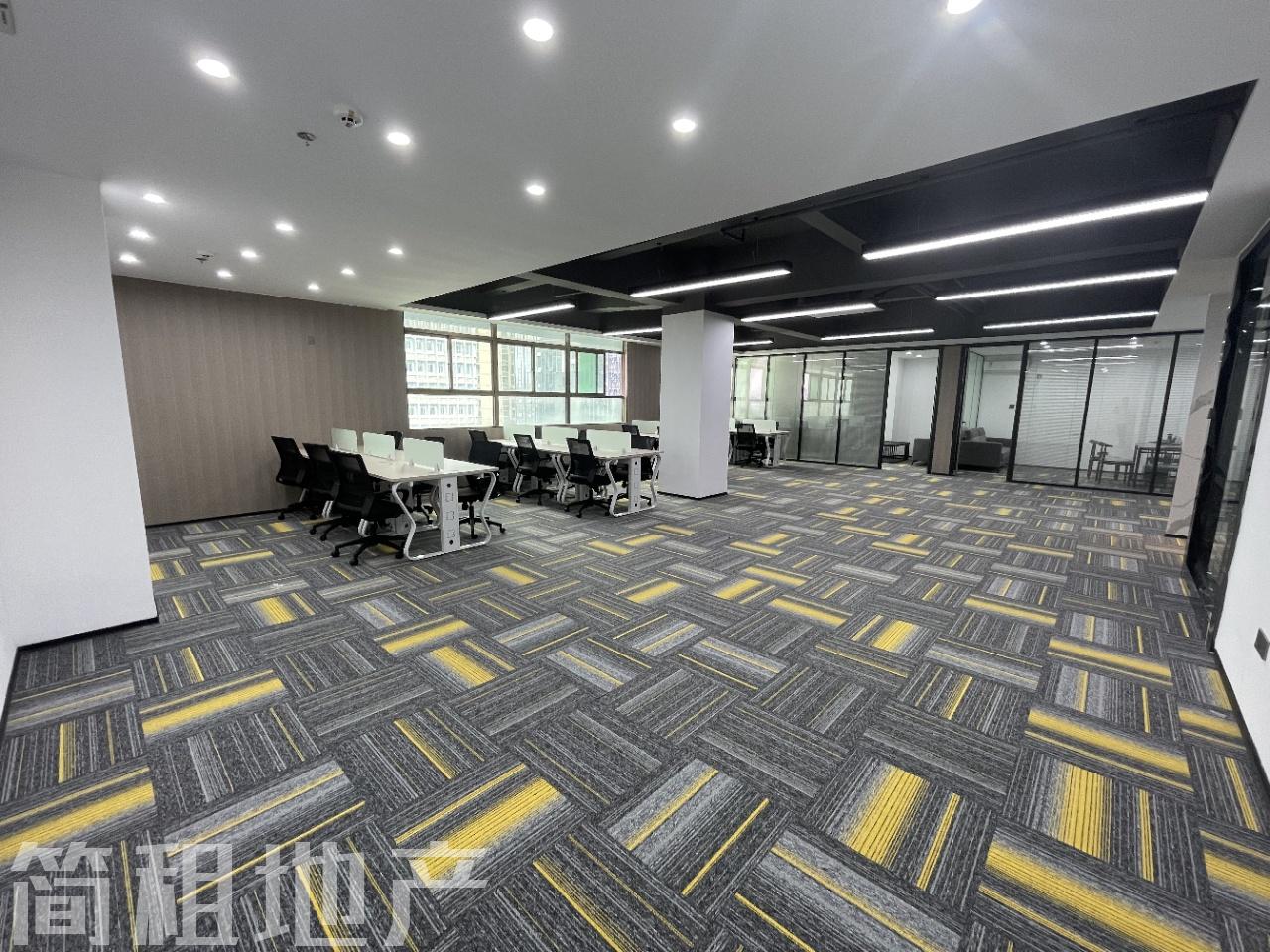 4号线（清湖北）鸿华中心地铁口物业，价格好聊，带家具