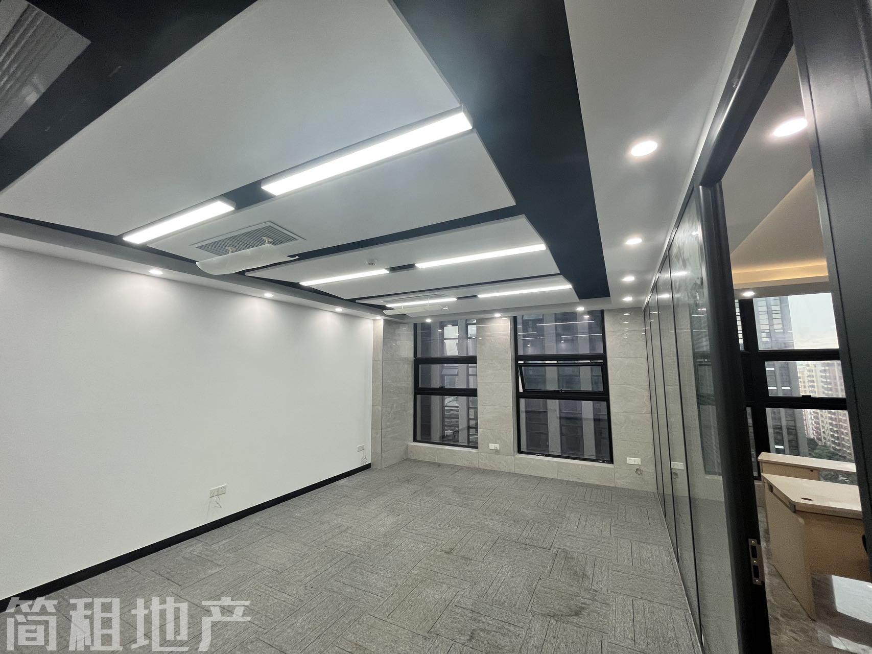 汇海广场，龙华地铁站，楼下商业，7成使用率