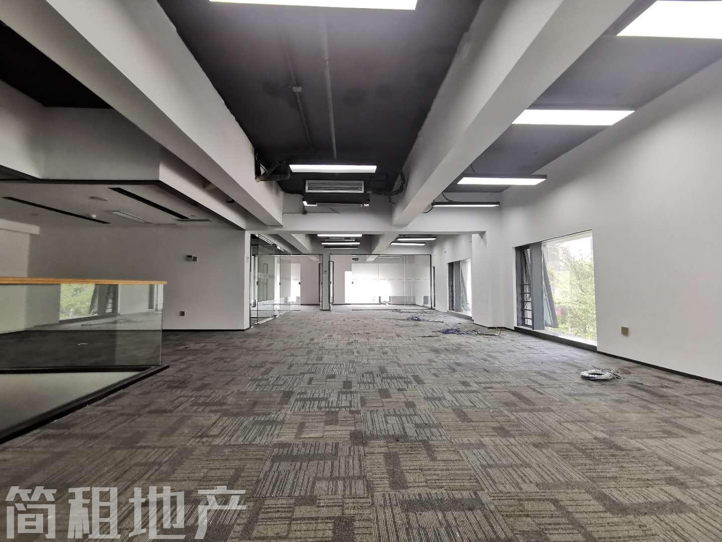  东南朝向 满京华艺峦 甲级楼  24小时空调 享会议室，茶室