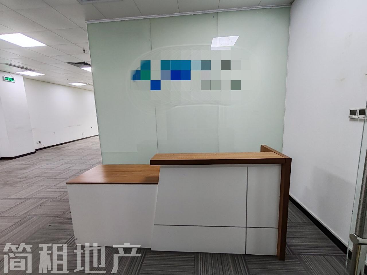 看绿化 前台大 国人通信大厦 一手直租 停车方便