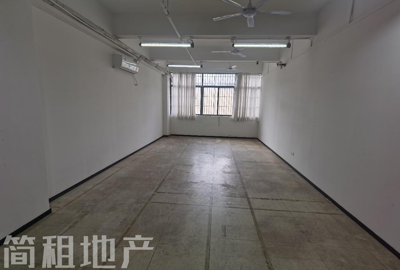 精装配空调，有独立红本  51大厦 大小均有