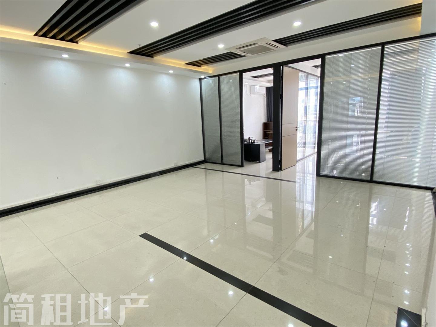 5号线民治地铁口甲级，123平带家具，大面积可定制
