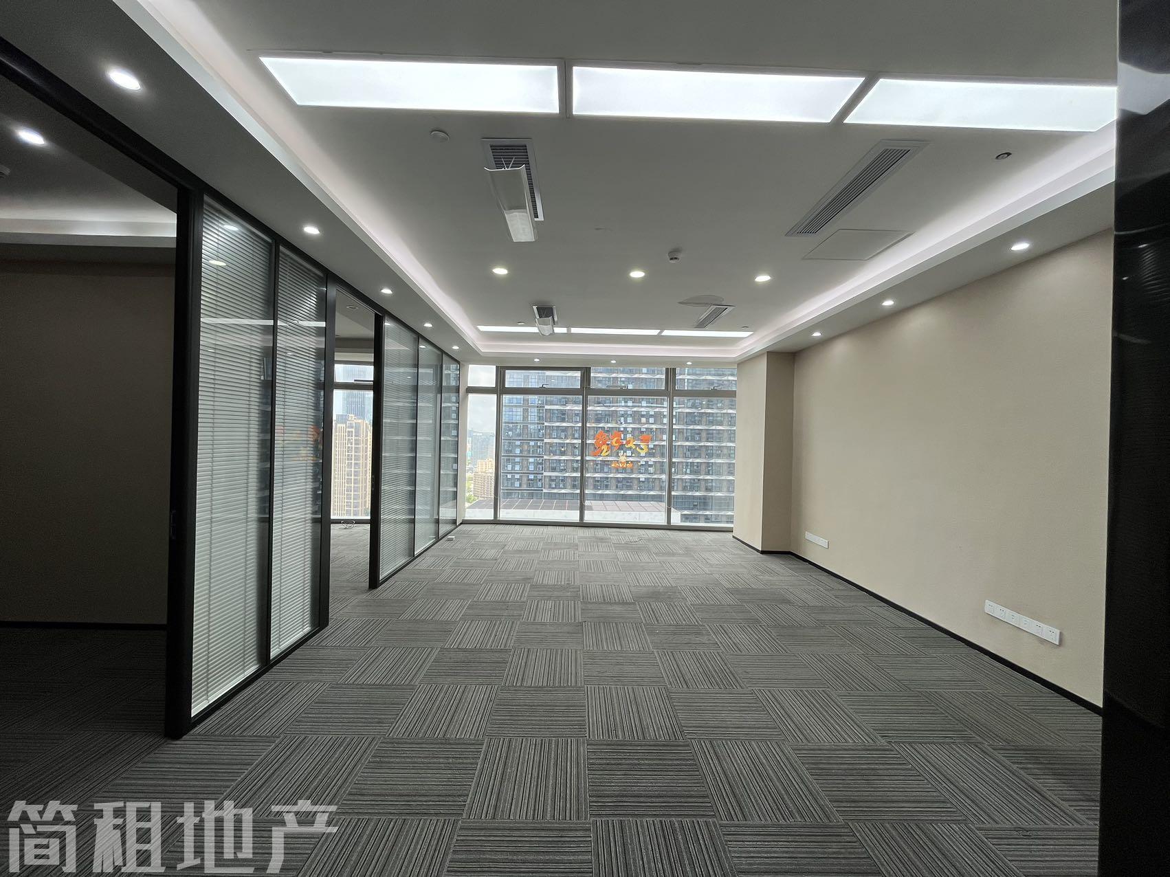 户型方正 大小均有 龙光·玖钻 甲级楼 近地铁