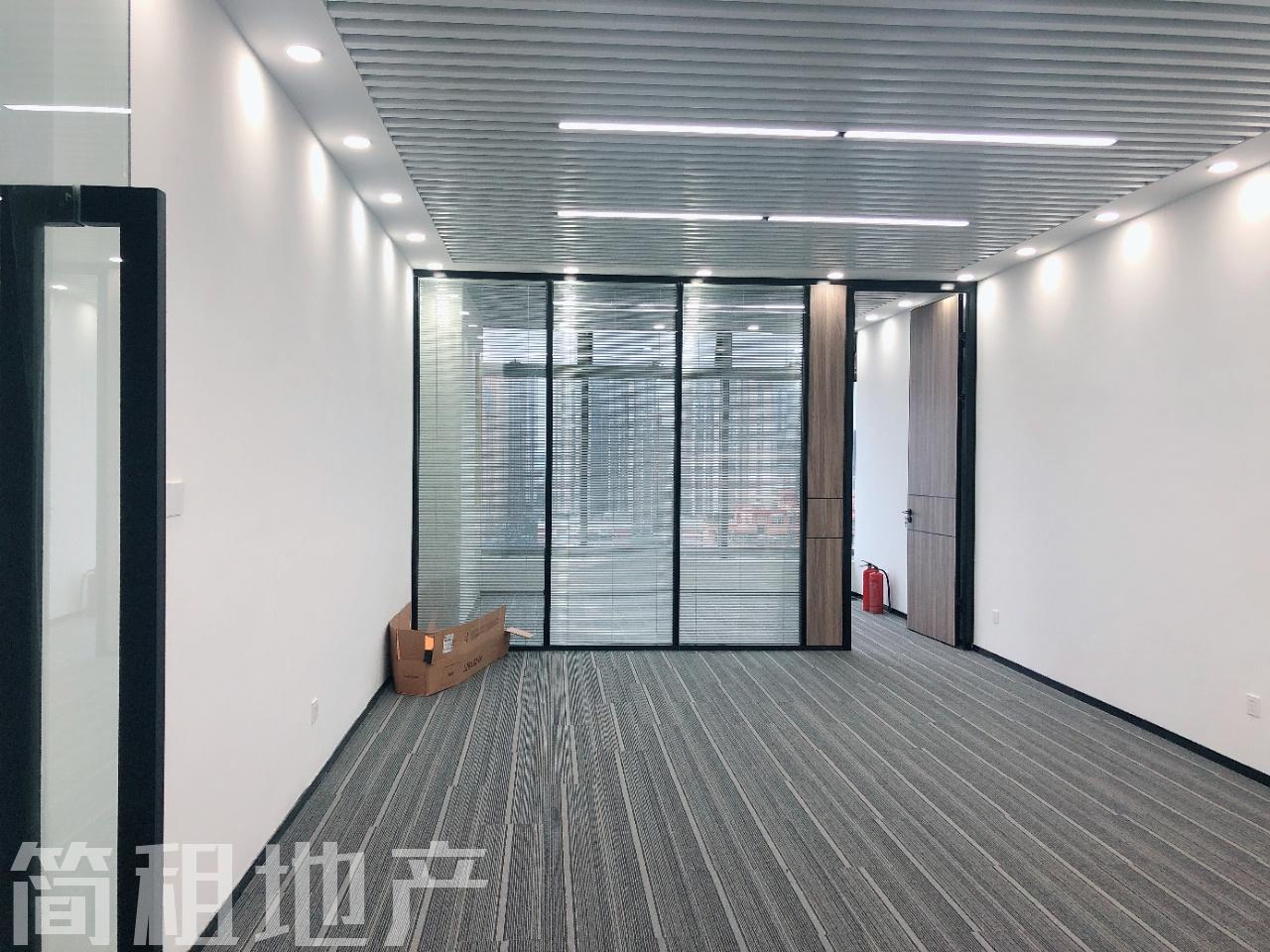全景落地玻璃 性价比高 大小均有 融创智汇大厦