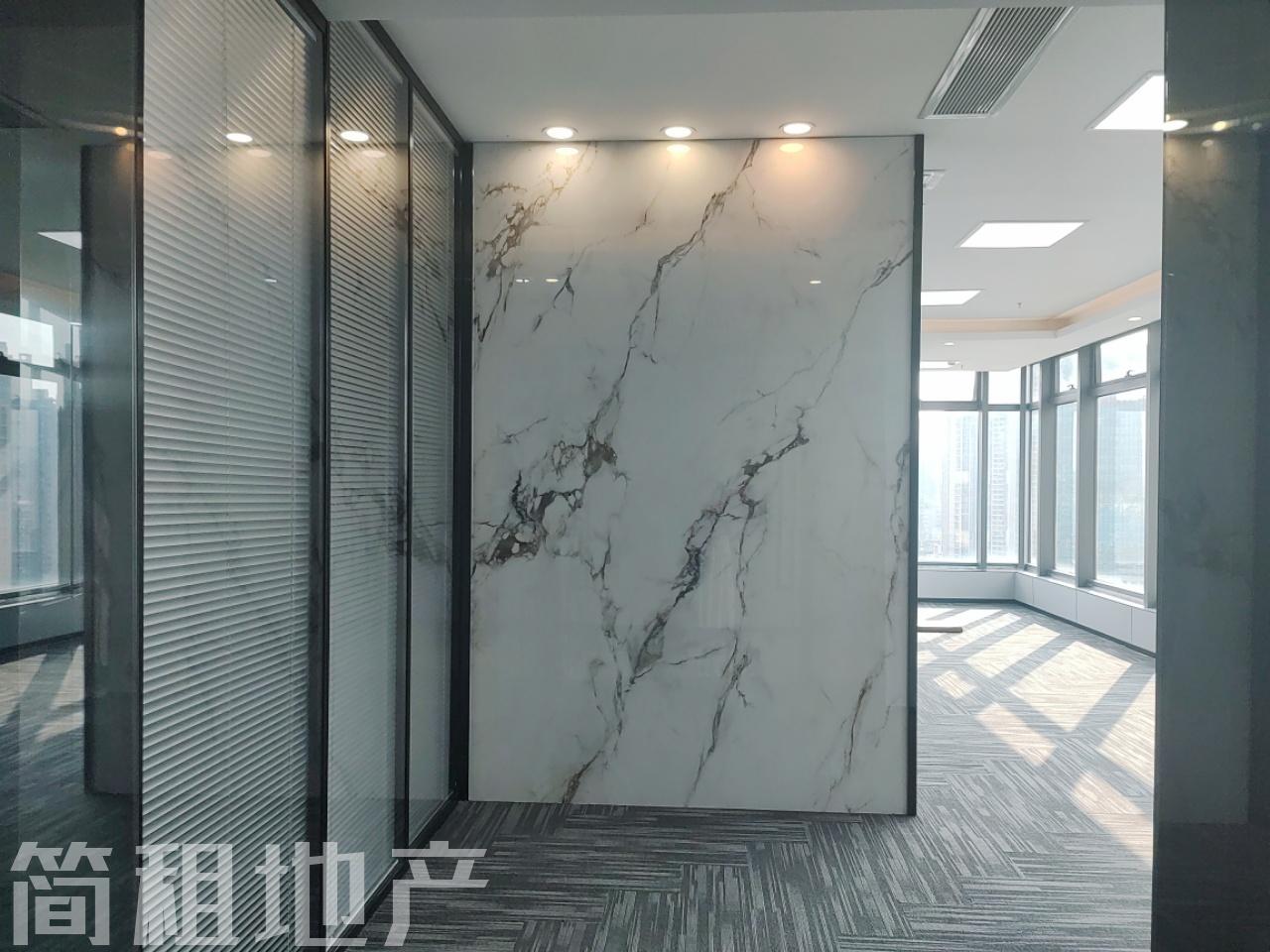 双面采光 精装 方正户型 性价比高 融创智汇大厦 楼下就是商业