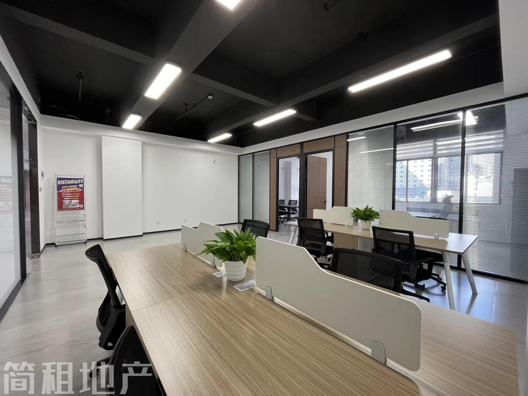 龙华中心区，地铁口，新装修140平带家具，良基智汇大厦
