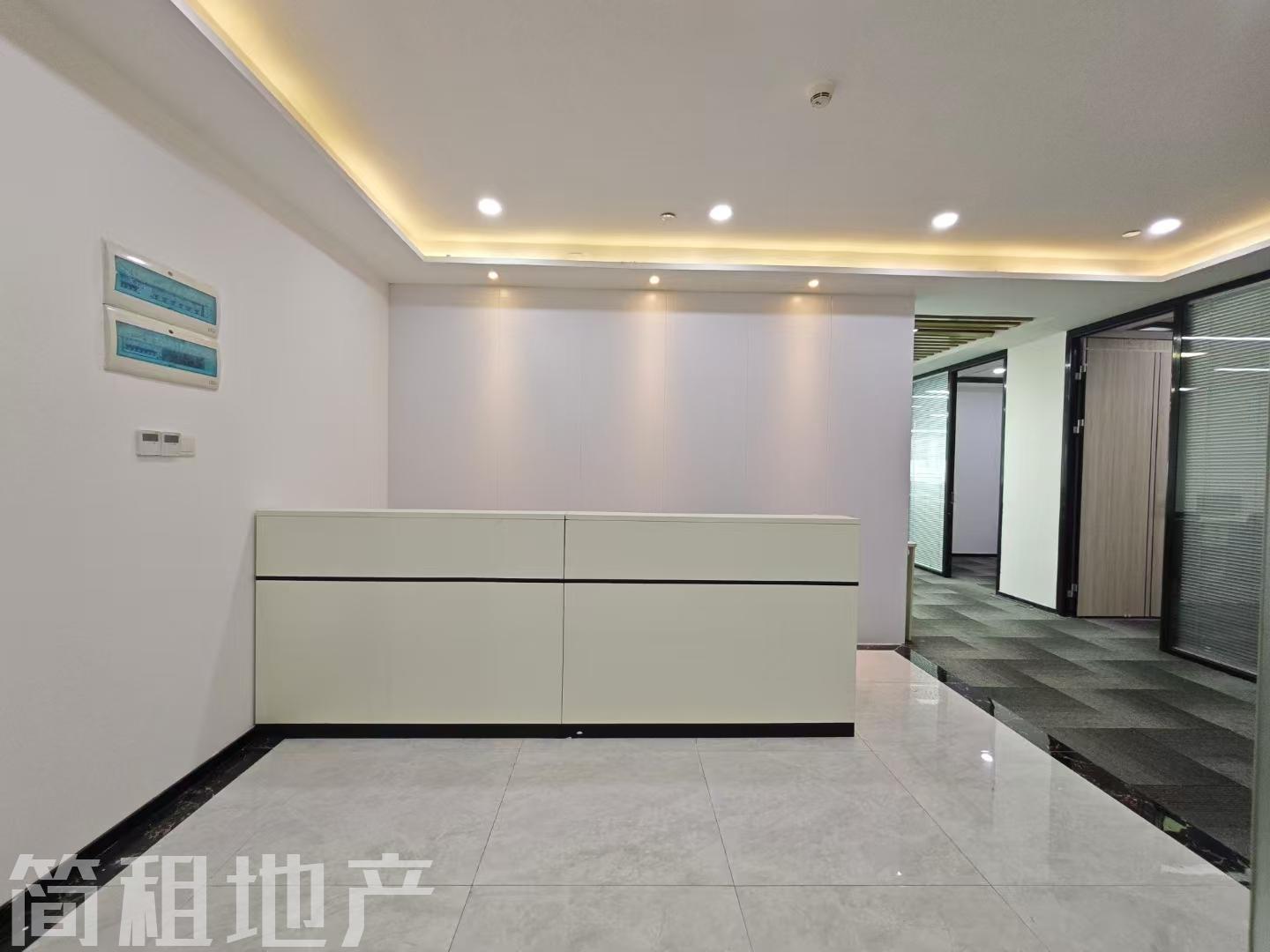 大前台 带家具 方正 大小均有 美生慧谷 24小时空调