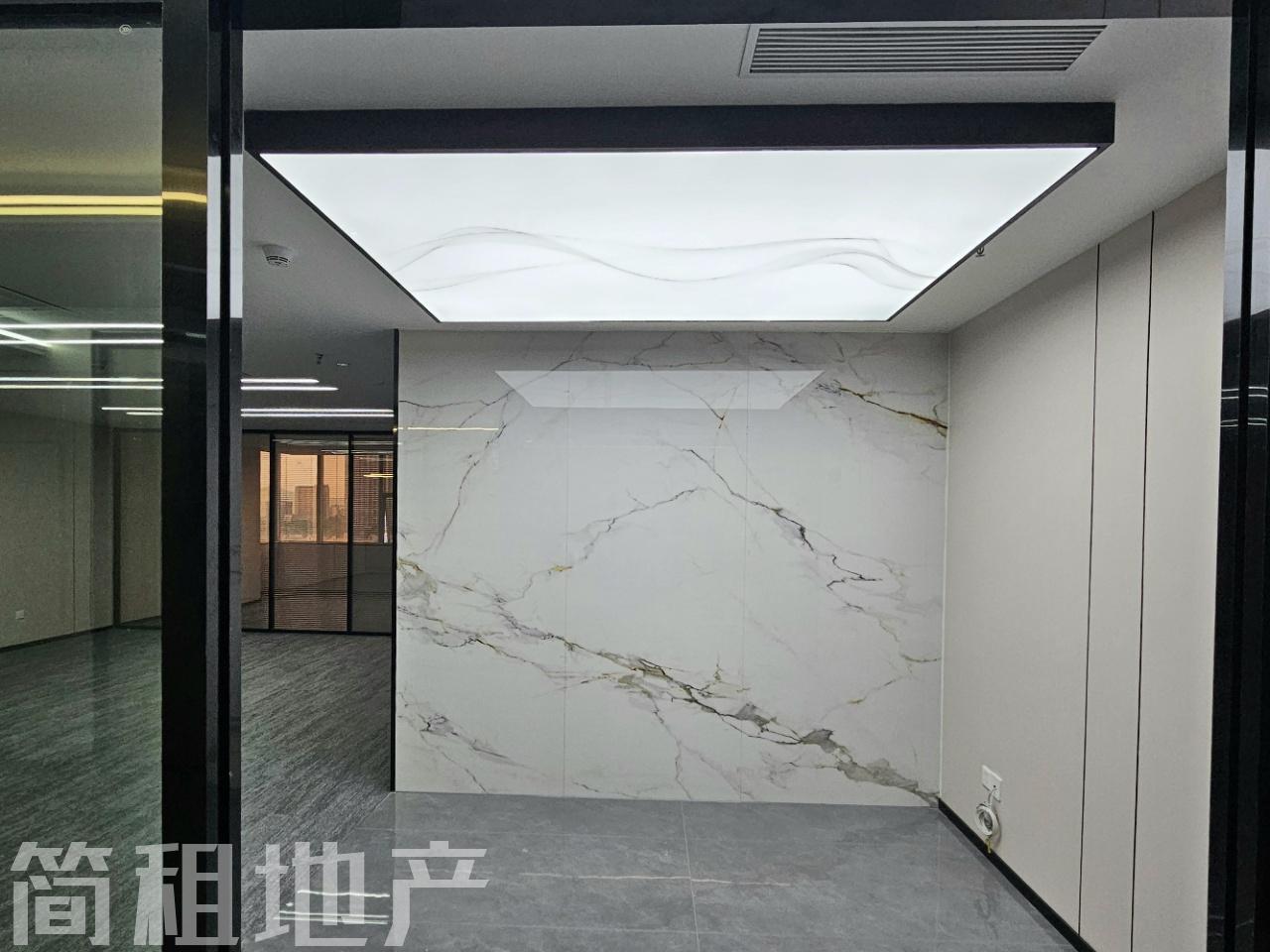 全新装修，3+1格局，面积239平，朝南向 文蔚大厦