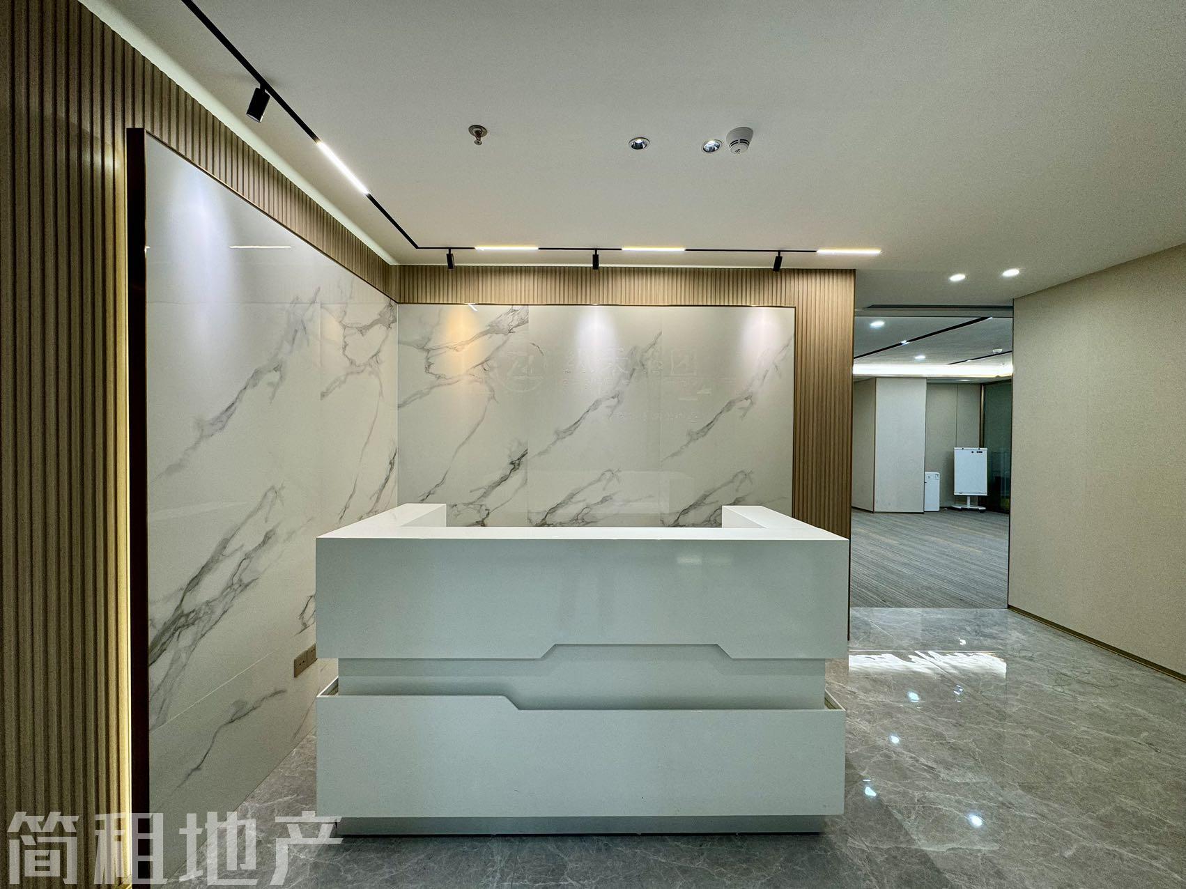  部分家具 特价出租 大前台 户型方正 新华保险大厦