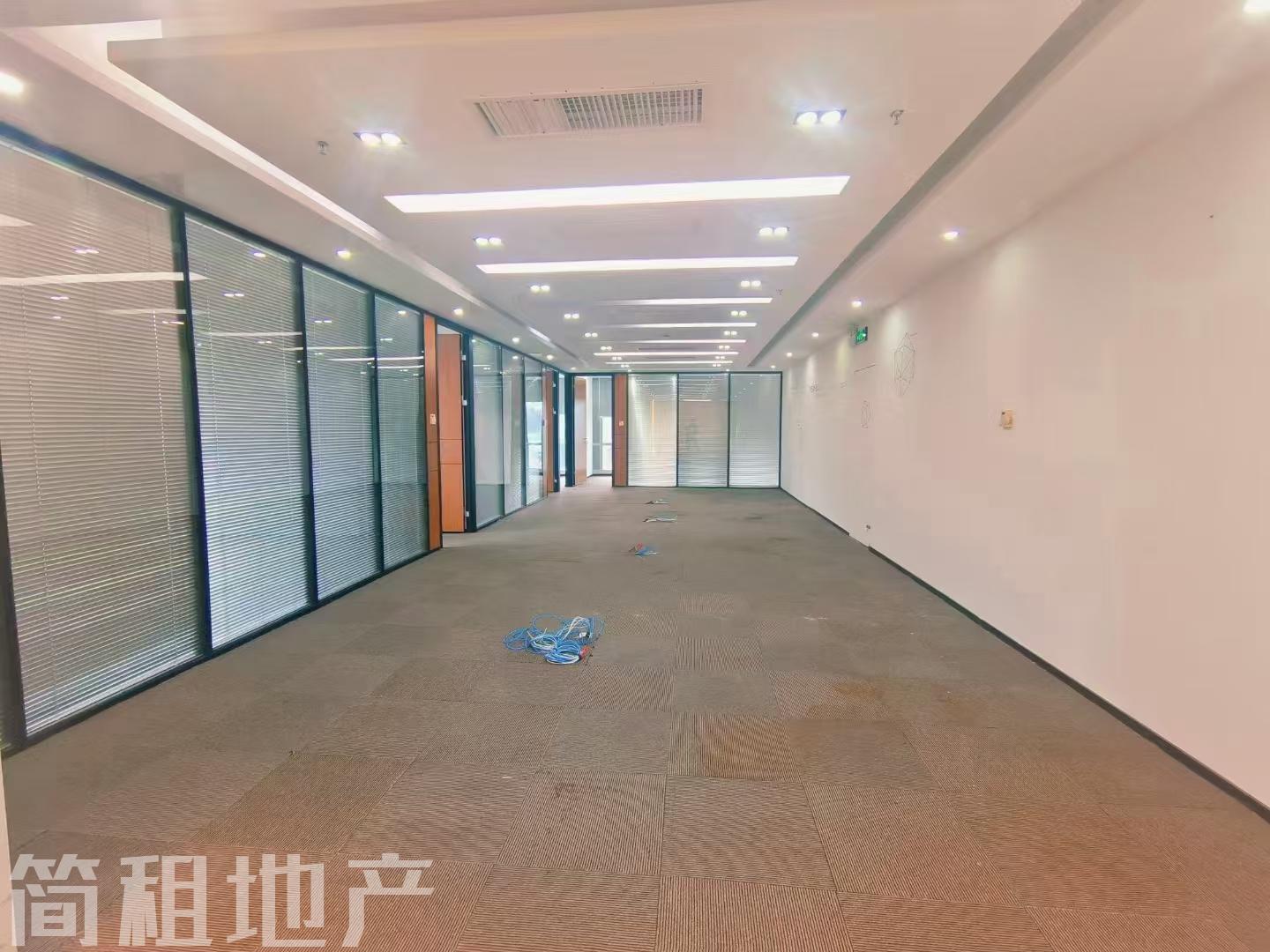 福田中心区 新世界中心 精装328平 5+1格局 双面采光