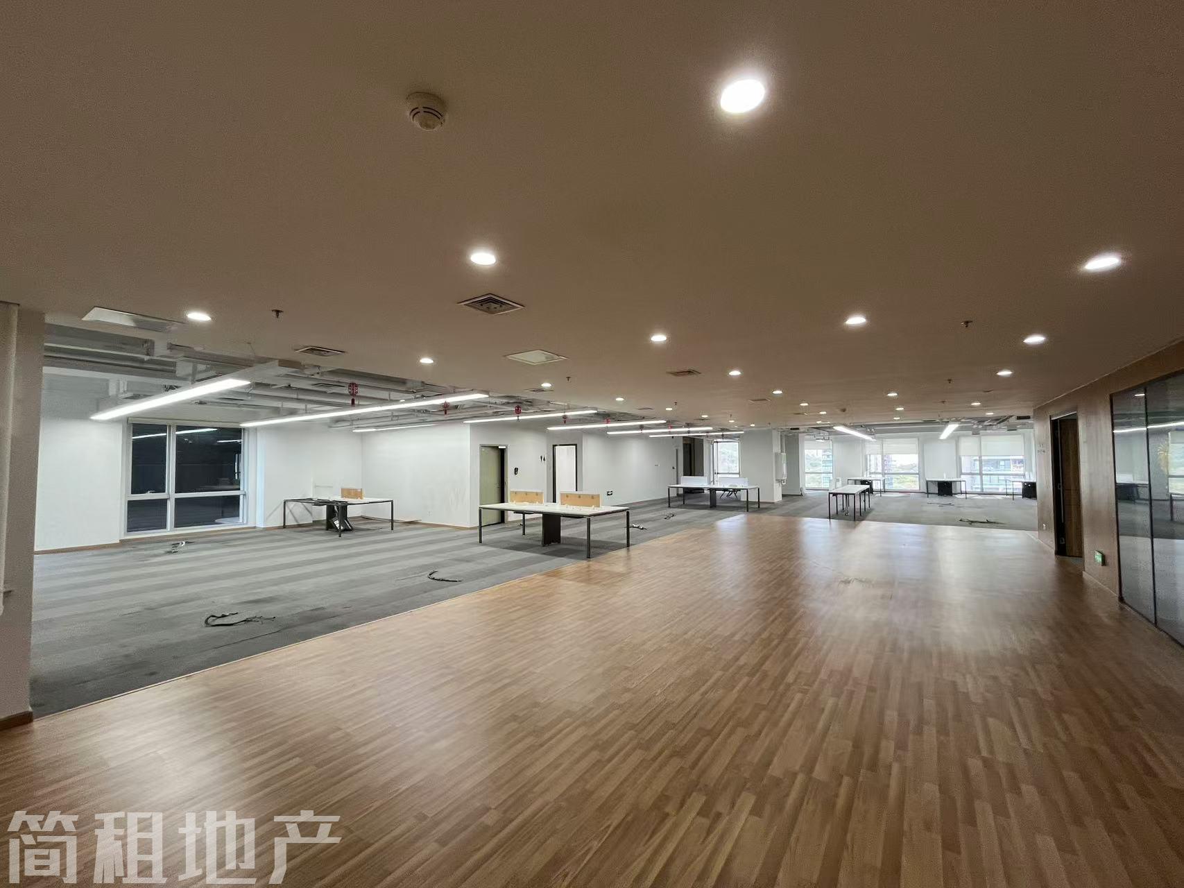 新出整层 广电文创中心 精装1600平 价格美丽 一手业主直租