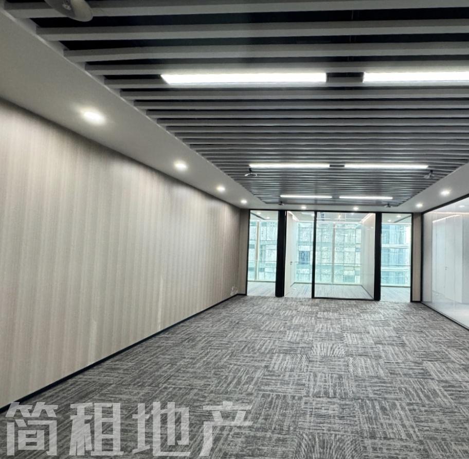 全新精装交付标准，配备高档办公家私 宝能中心