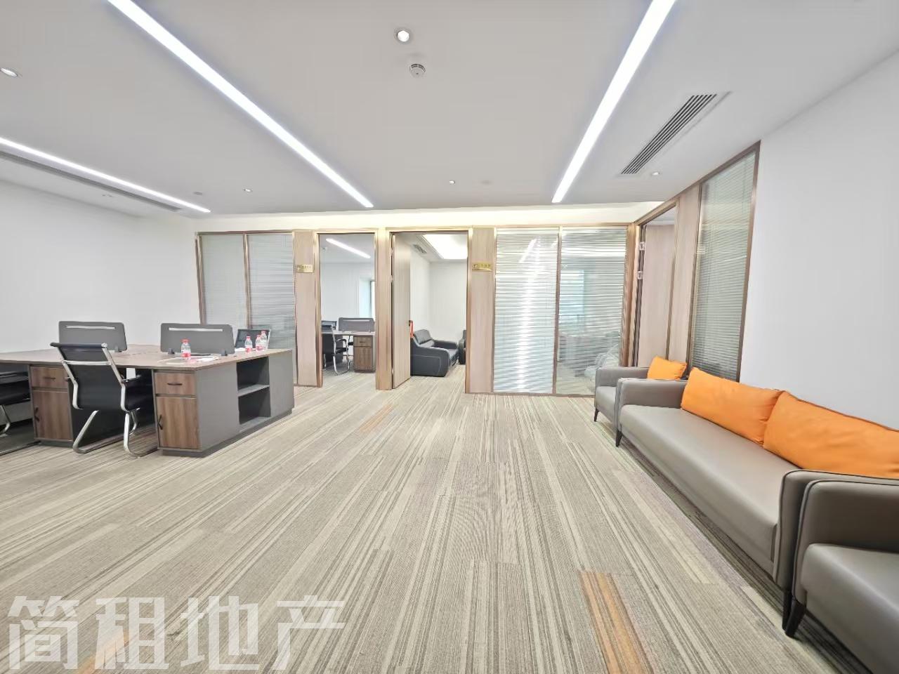 罗湖 鸿昌广场 带装修227平 3+1 朝东向 全套家私 带电脑即可办公