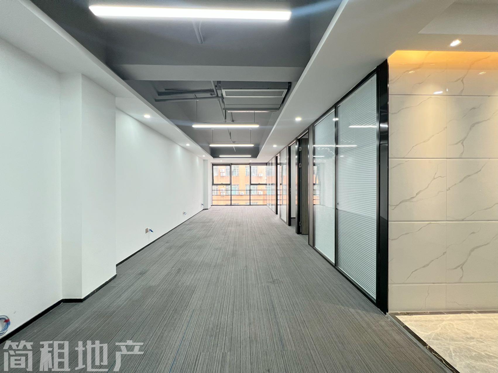 10号线岗头地铁口，城市山海云汇中心一二期，170平带家具出租