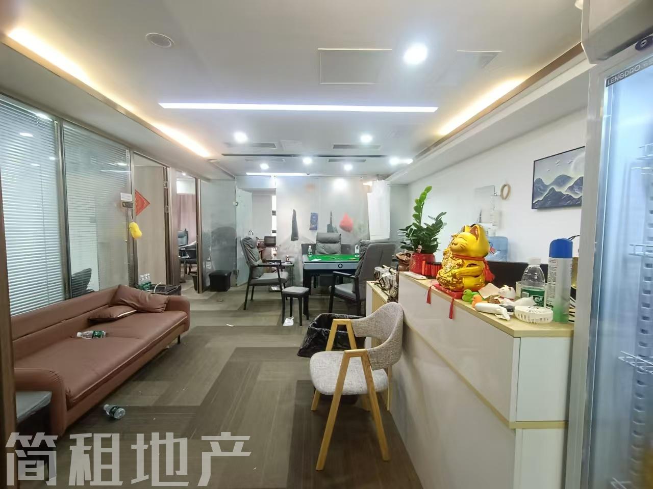 罗湖核心区 国贸商住大厦 精装238平 4个隔间 东南向 带家私厨房