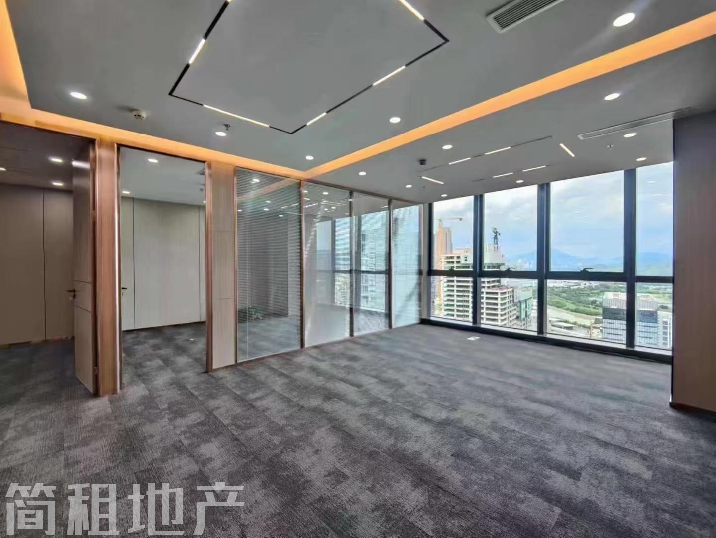 福田保税区 长富金茂 稀有小户型 120平 2+1 格局 朝东向 地铁口