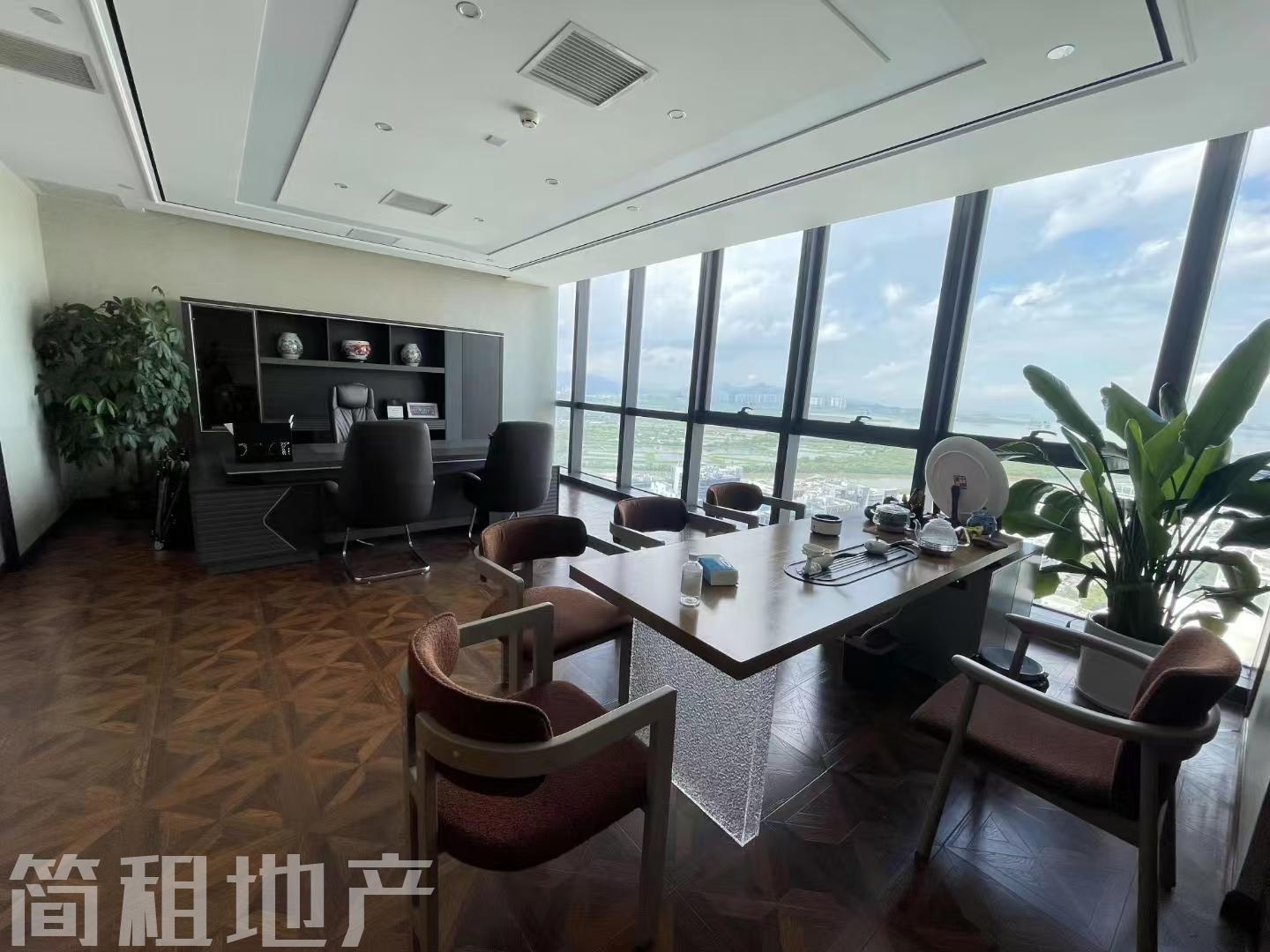 福田保税区 长富金茂大厦豪装250平 5+1 电梯口 看海景
